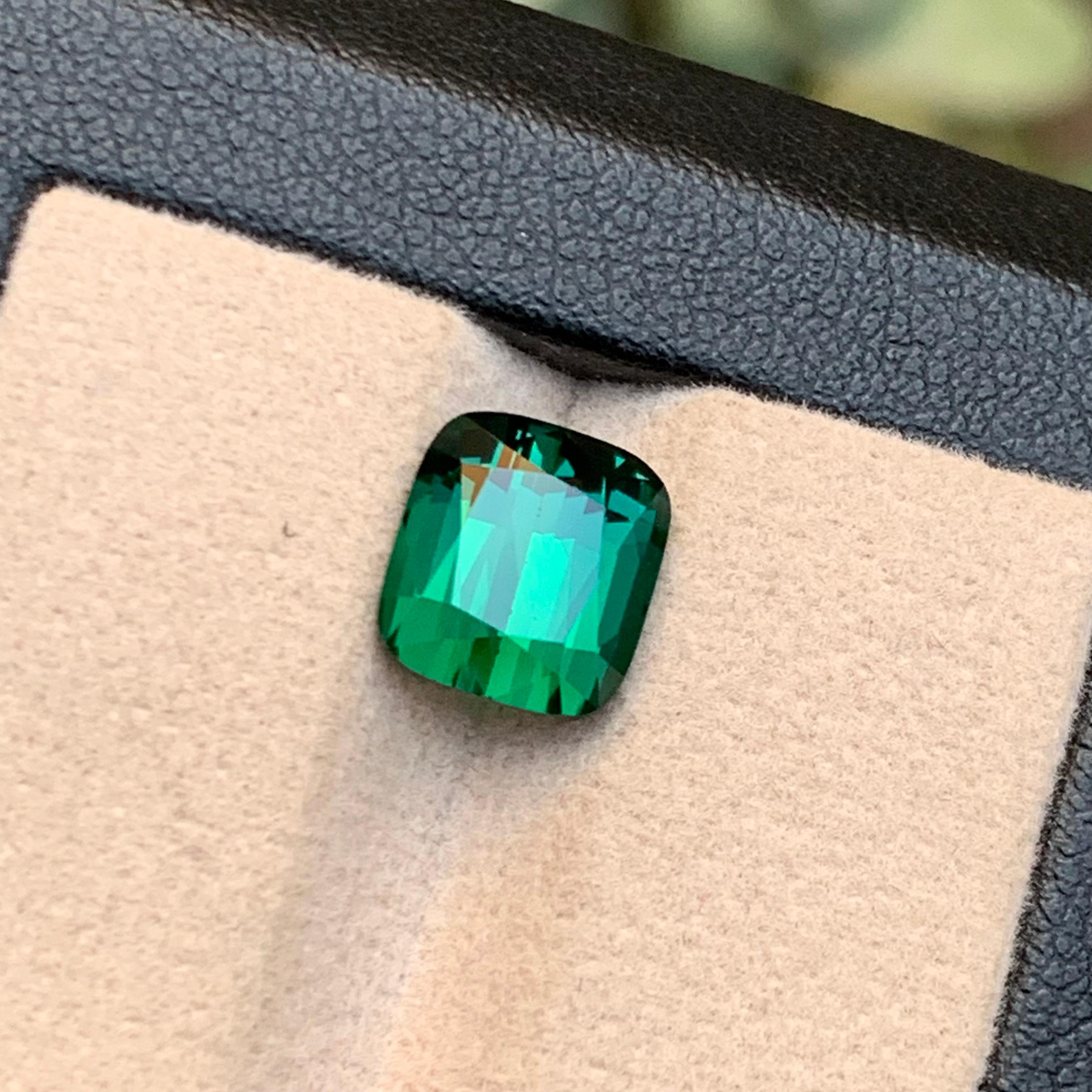 Rare tourmaline naturelle bleue verte taille coussin, 4,05 ct-Afghani  en vente 1