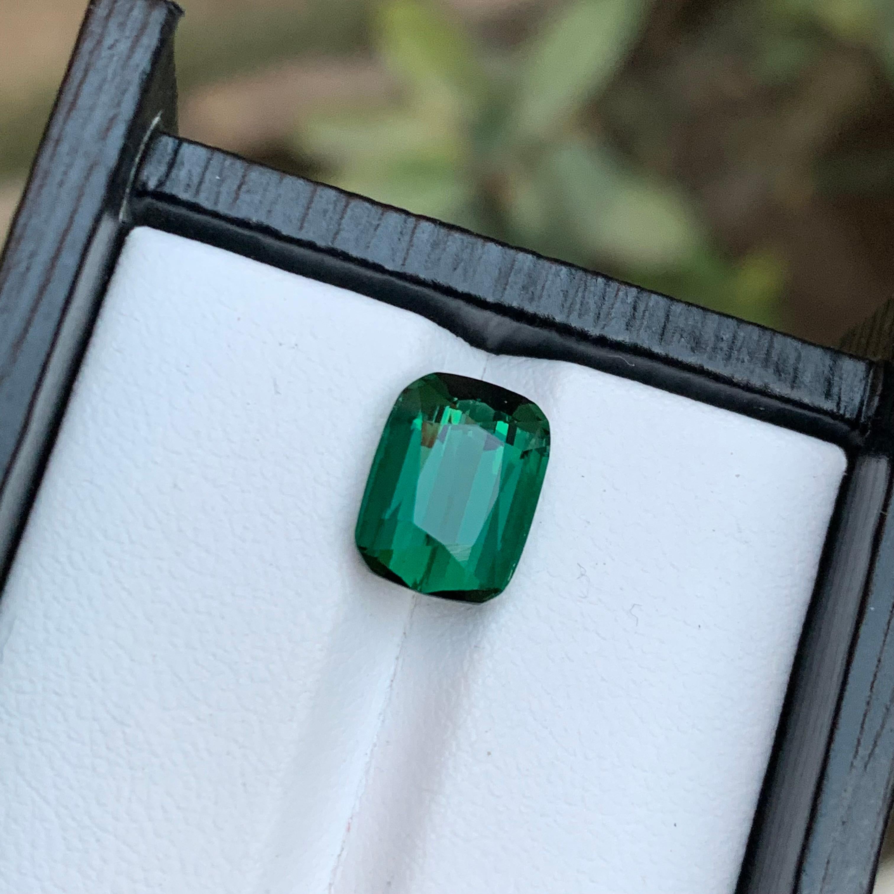 Rare Blue Green Natural Tourmaline Loose Gemstone, 4.35 Ct-Cushion Cut for ring In New Condition For Sale In Peshawar, PK