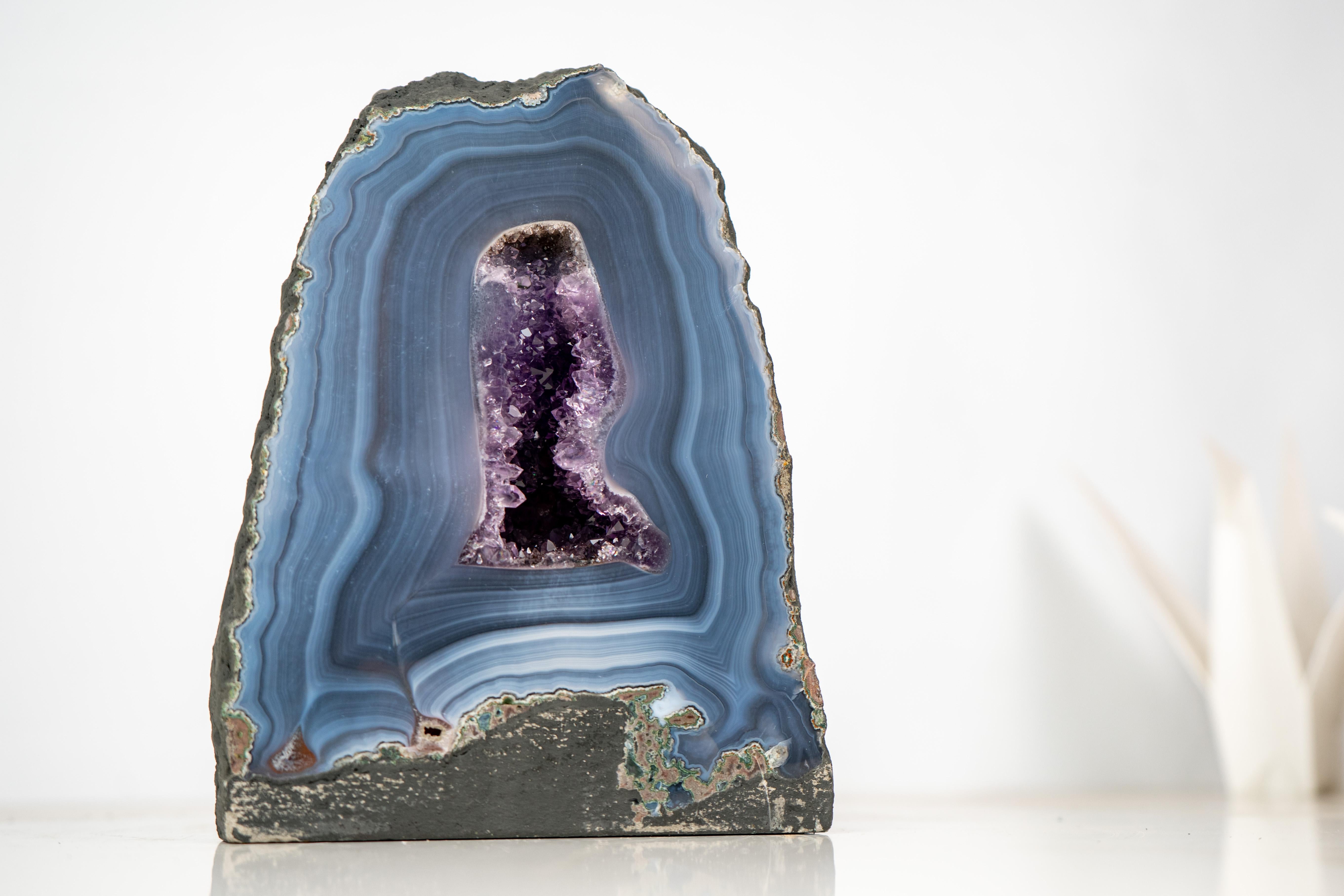 Raro geode di agata blu con un delicato motivo a righe In condizioni Nuovo in vendita a Ametista Do Sul, BR