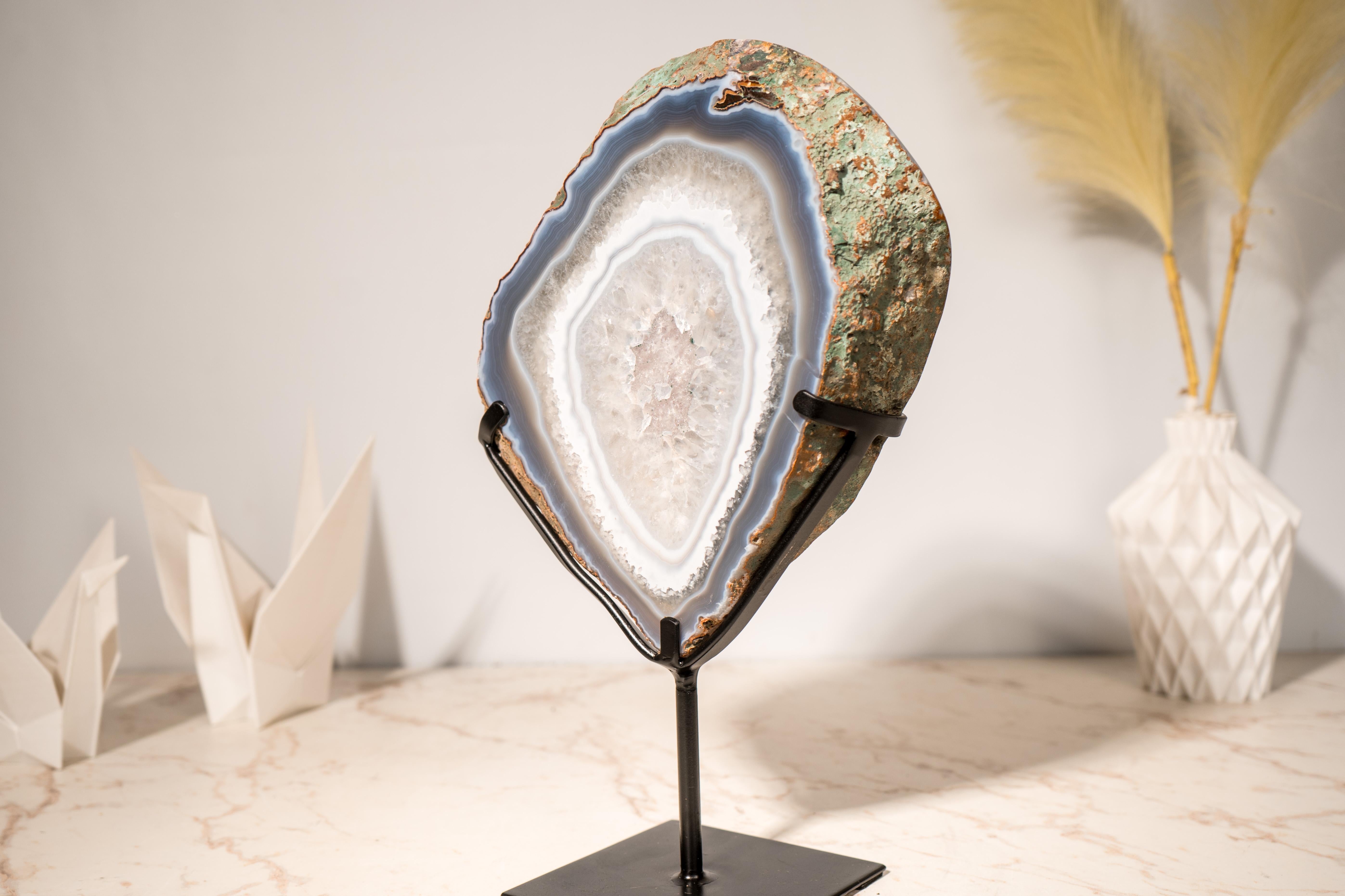 Rare Blue Lace Agate with Clear Quartz Geode Slice In New Condition For Sale In Ametista Do Sul, BR