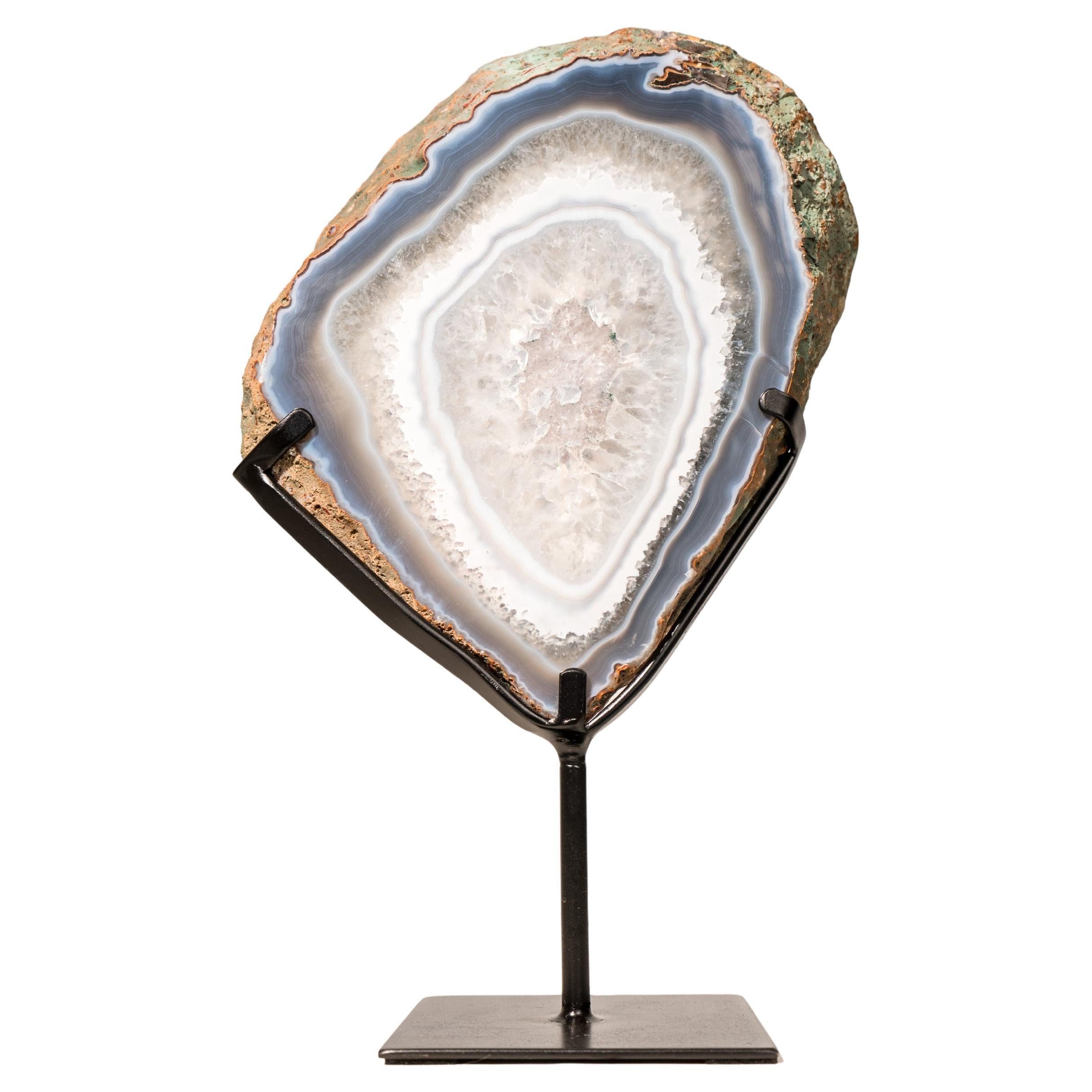 Rara agata blu con geode di quarzo chiaro