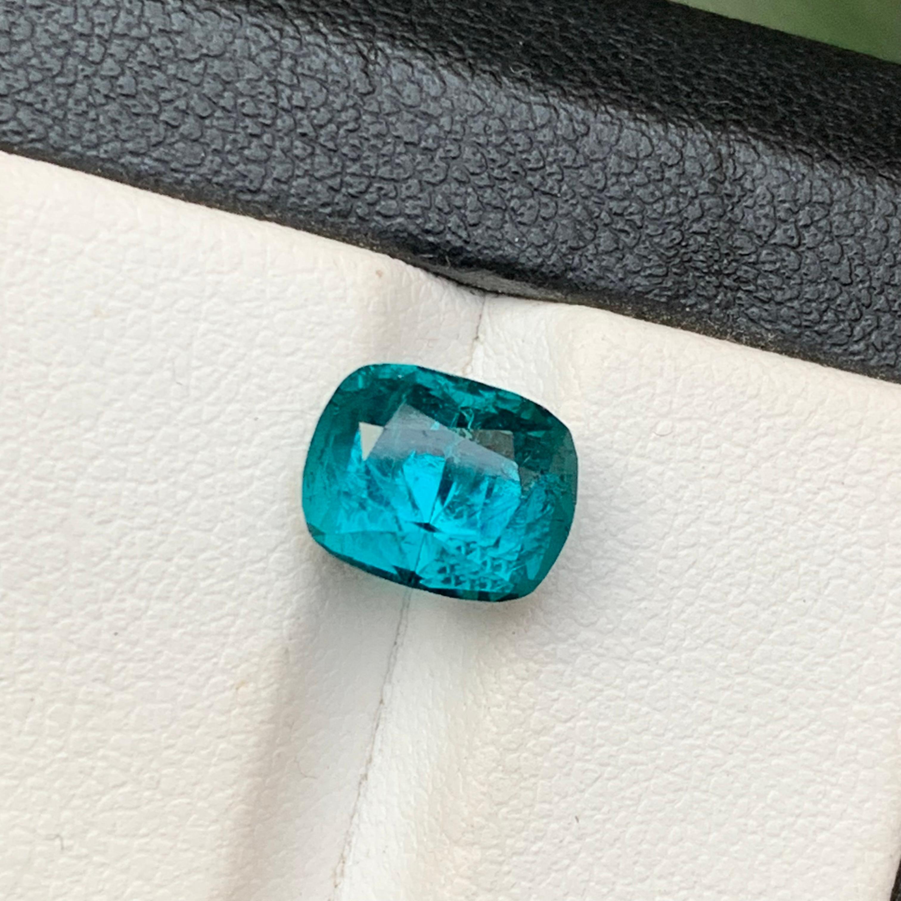 ¡¡¡Rara Turmalina Azul Natural Gema Suelta para Anillo, o cualquier otro Engaste de Joyería Corte de Cojín de Kunar, Afganistán!!!

💎 TIPO DE PIEDRA PRECIOSA: Turmalina
⚖️ PESO: 3,55 Quilates
FORMA Y CORTE: Talla cojín
📏 TAMAÑO (MM): 6,94 x 8,78 x