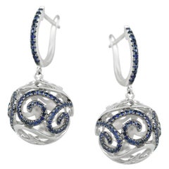 Boucles d'oreilles fantaisie rares en or blanc et saphirs bleus