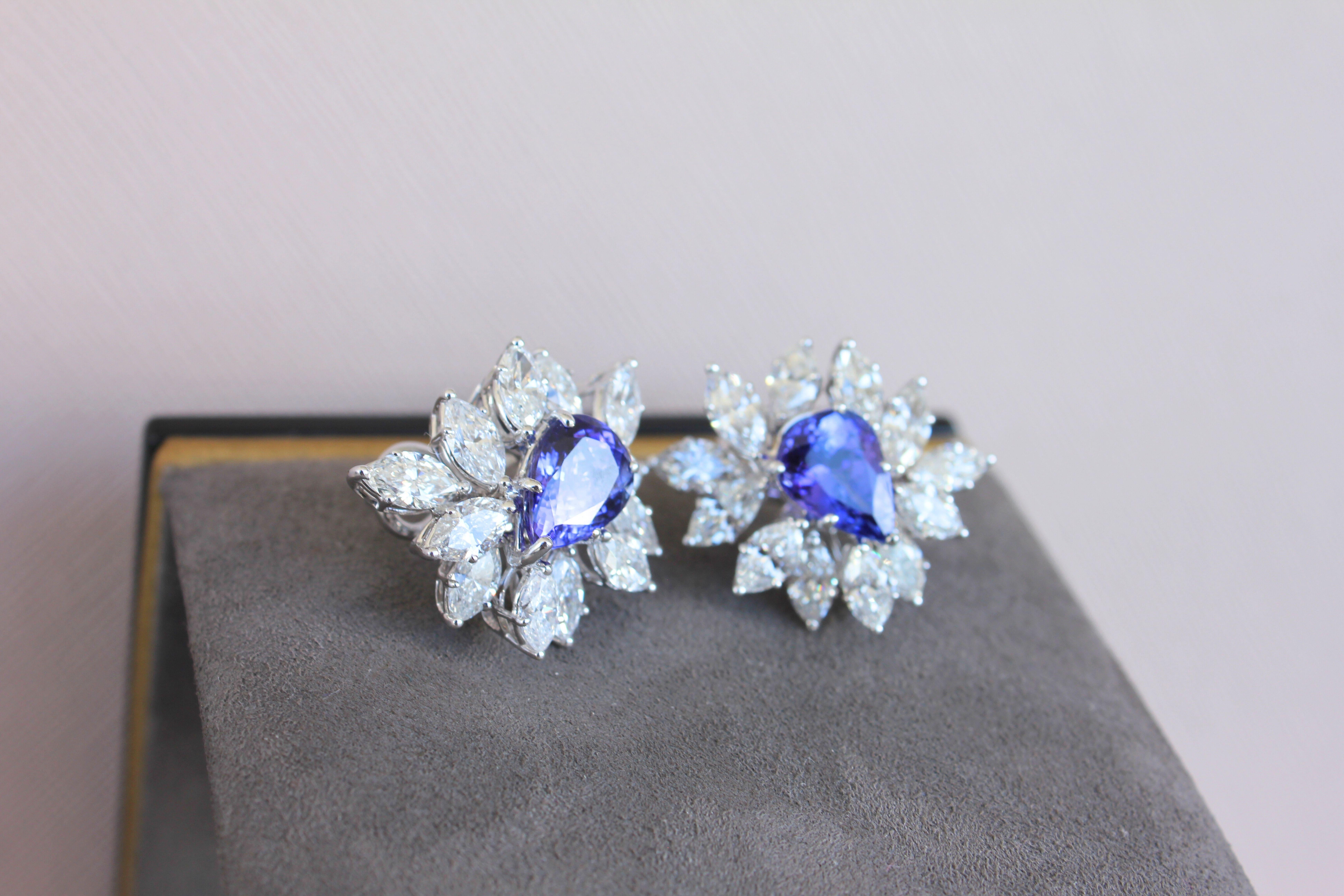Boucles d'oreilles en or blanc 18 carats Tanzanite bleue fantaisie en forme de poire avec des diamants en forme de marquise en vente 7