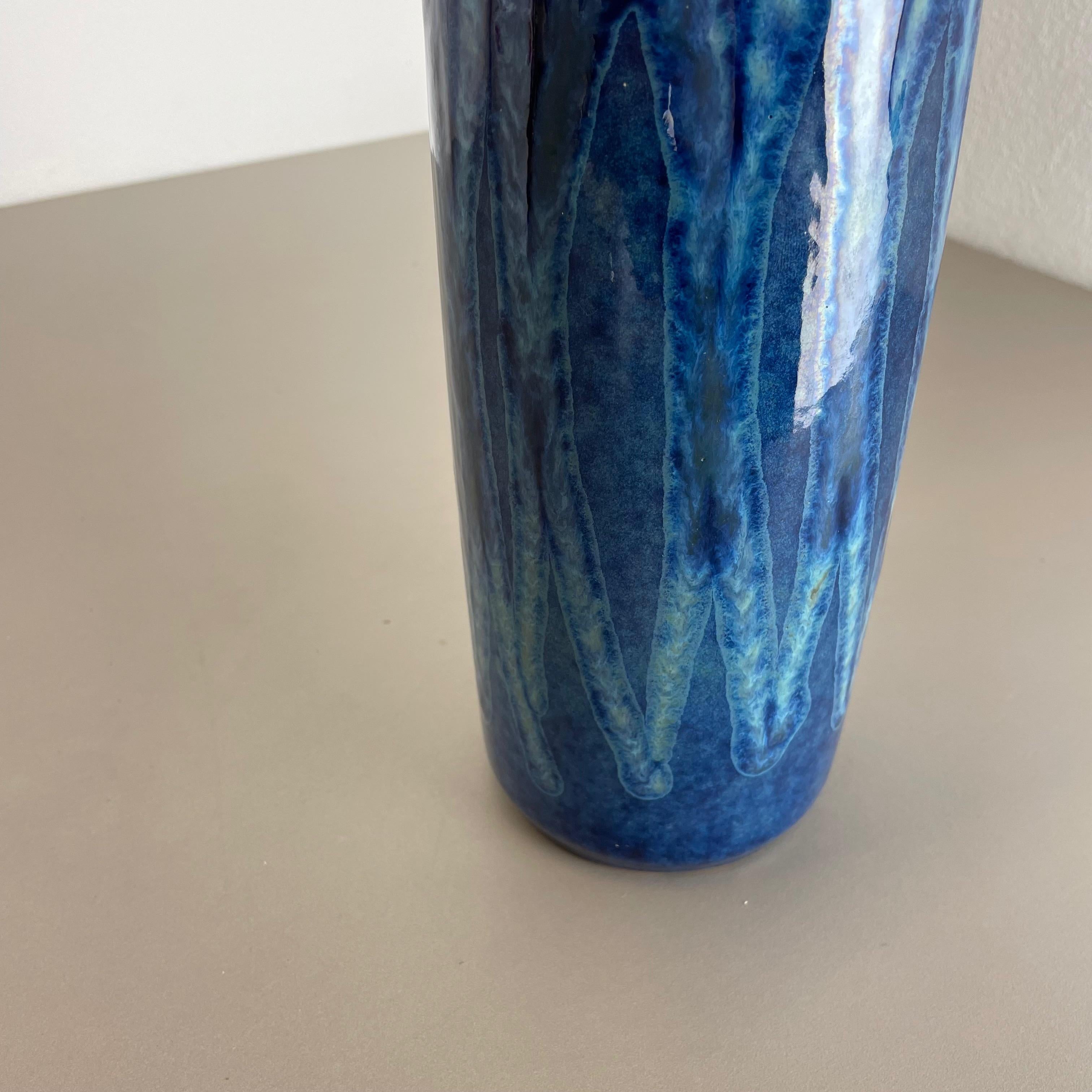 Seltene blaue „Zigzag“ Fat Lava Mehrfarbige Vase Scheurich, Deutschland Wgp 1970er Jahre, selten im Angebot 4