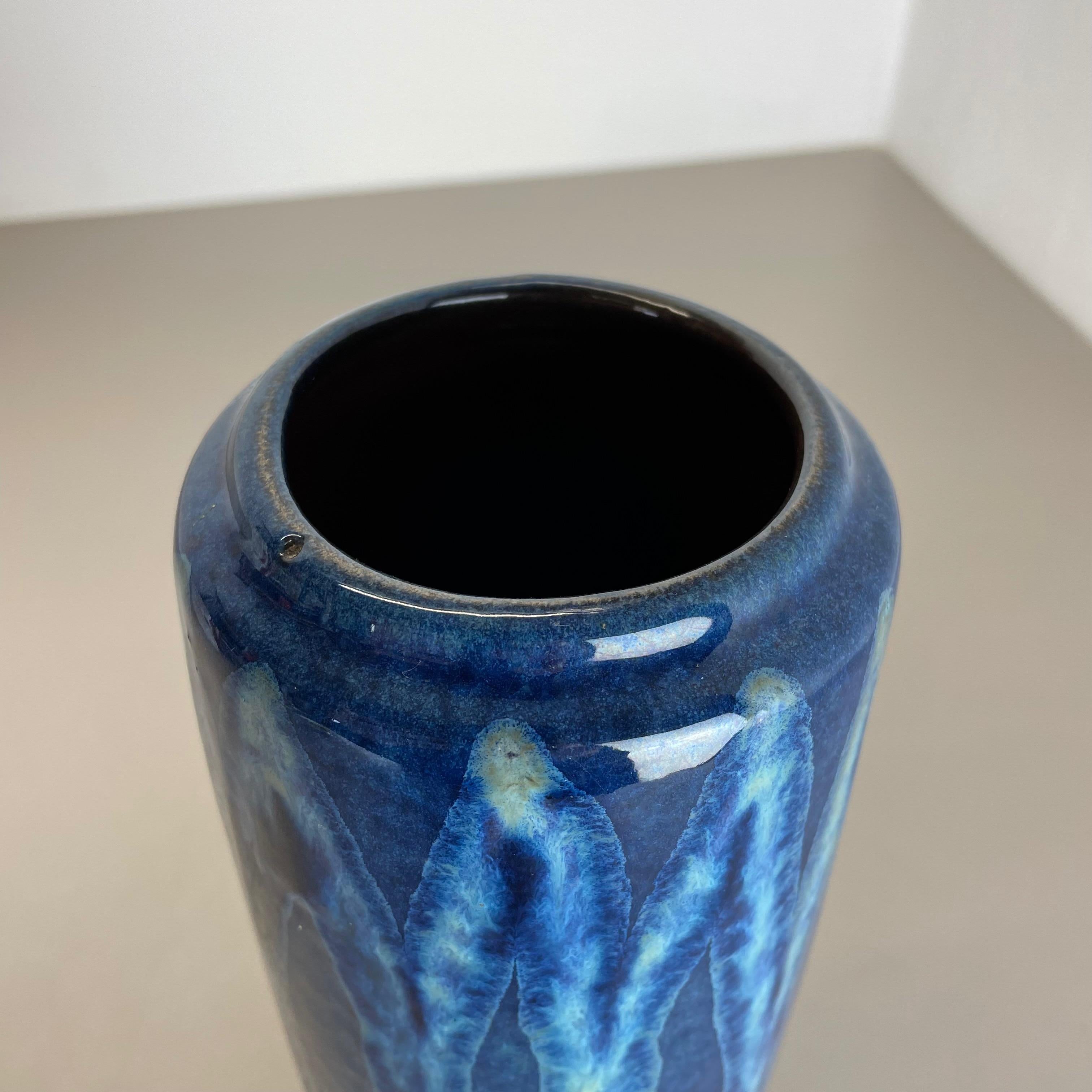 Seltene blaue „Zigzag“ Fat Lava Mehrfarbige Vase Scheurich, Deutschland Wgp 1970er Jahre, selten im Angebot 5