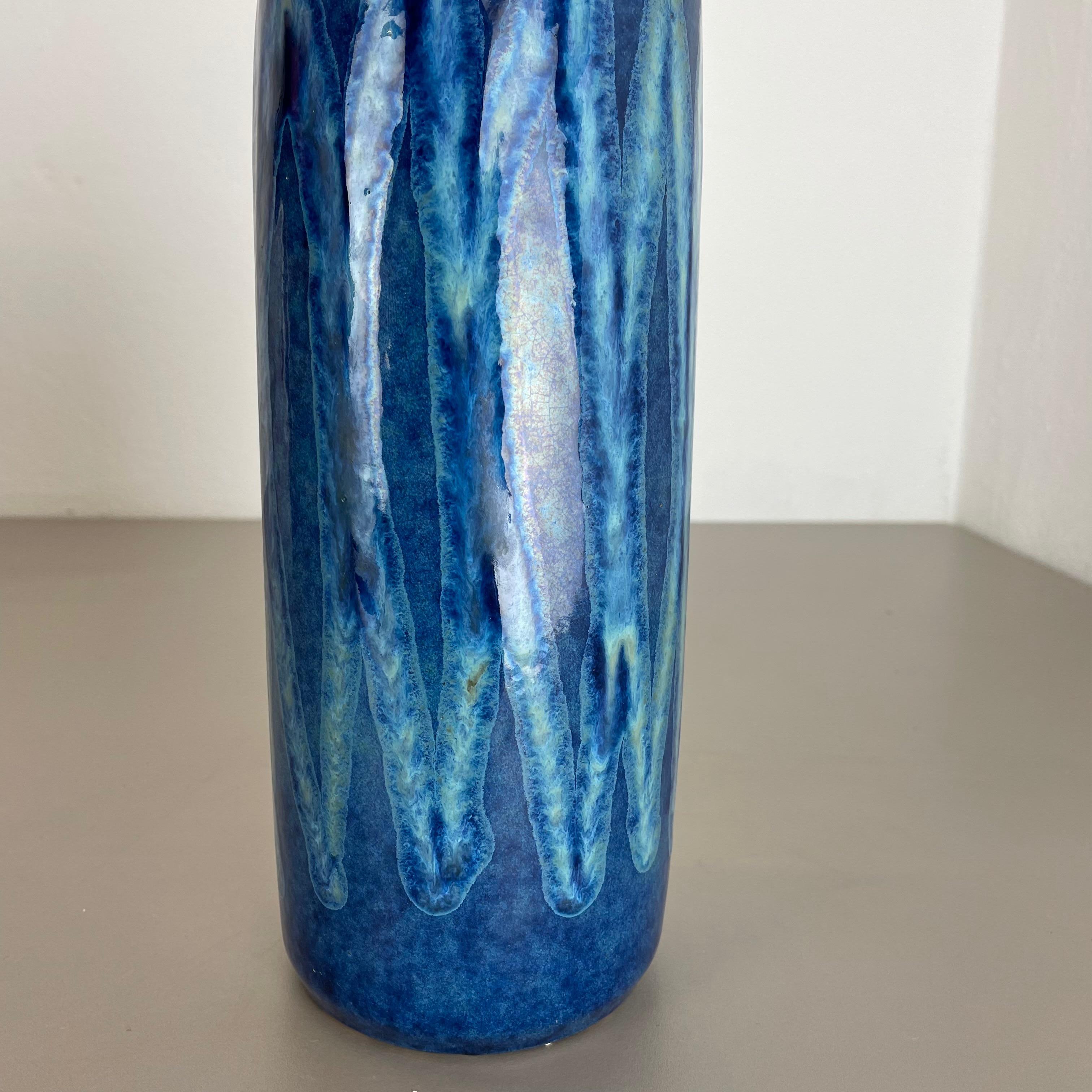 Seltene blaue „Zigzag“ Fat Lava Mehrfarbige Vase Scheurich, Deutschland Wgp 1970er Jahre, selten (Keramik) im Angebot