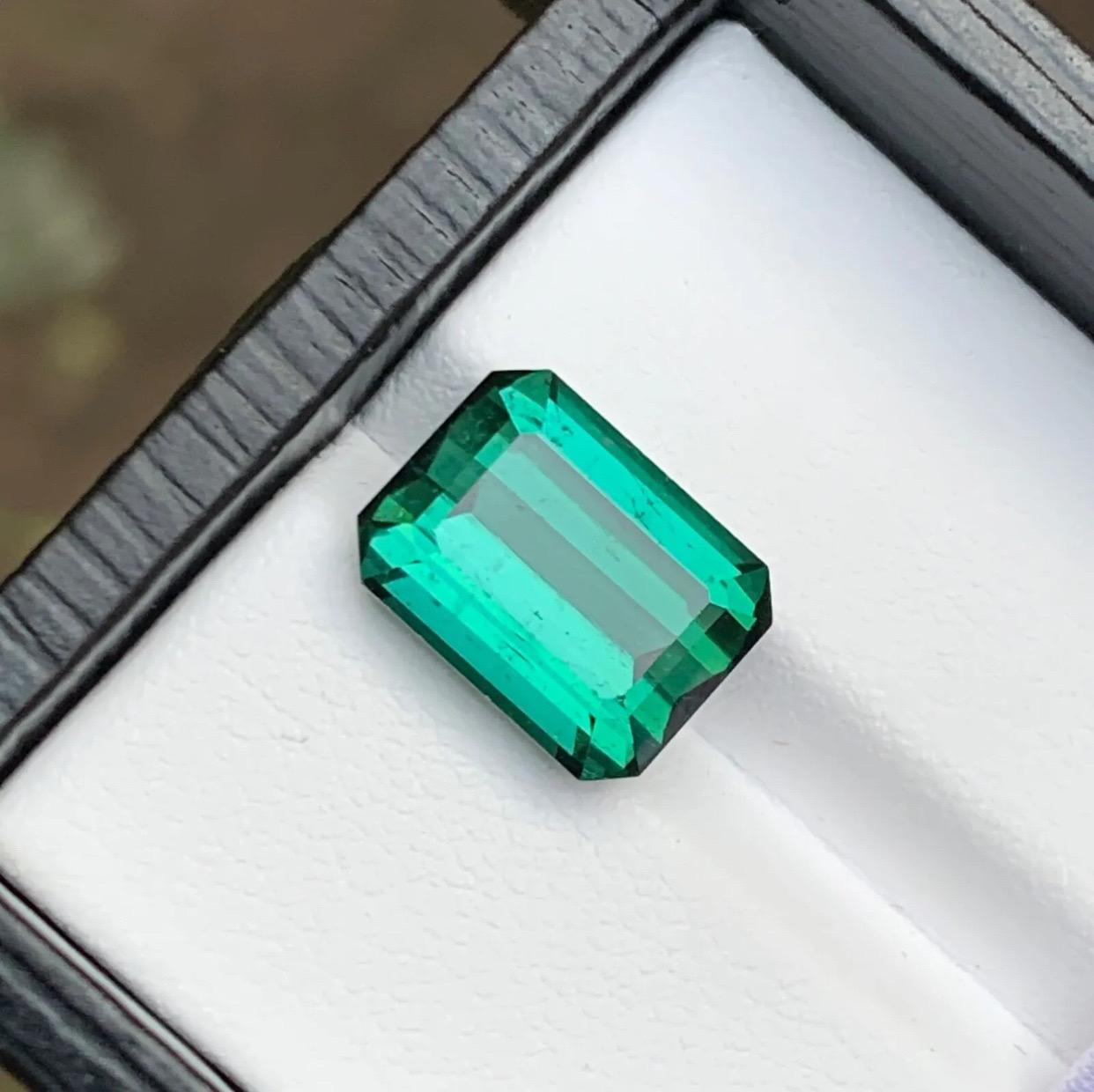 Rare Bluish Green Natural Tourmaline Loose Gemstone, 6.50 Ct-Emerald Cut Afghani In New Condition For Sale In Peshawar, PK