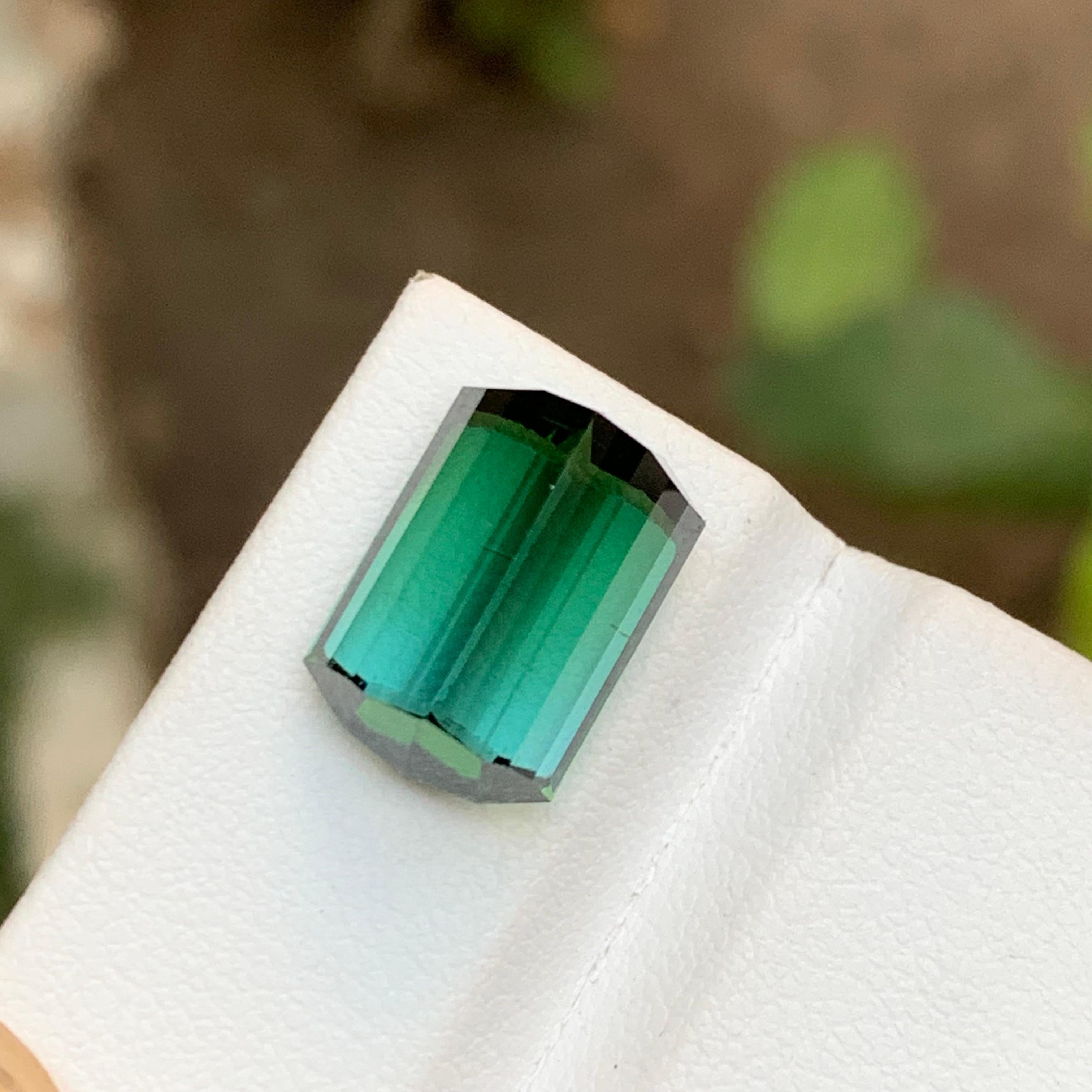 Rare Tourmaline vert bleuté à deux tons, 10 Ct Modified Emerald Cut Neuf - En vente à Peshawar, PK