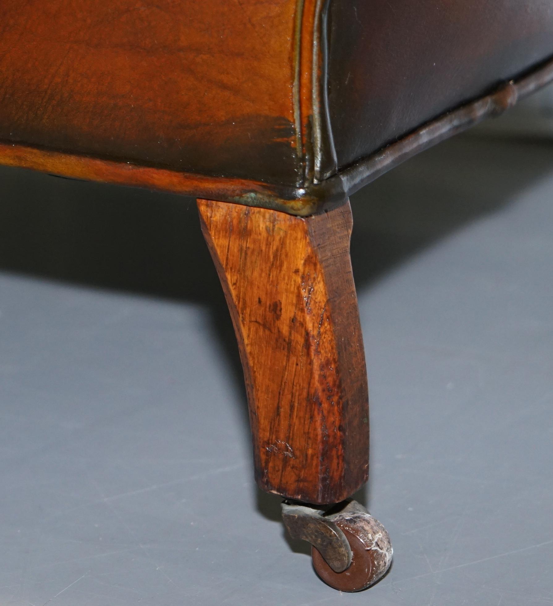 Seltene Bluster Arm Hand gefärbtes braunes Leder Ahorn & Co. viktorianischen Club Sessel 12