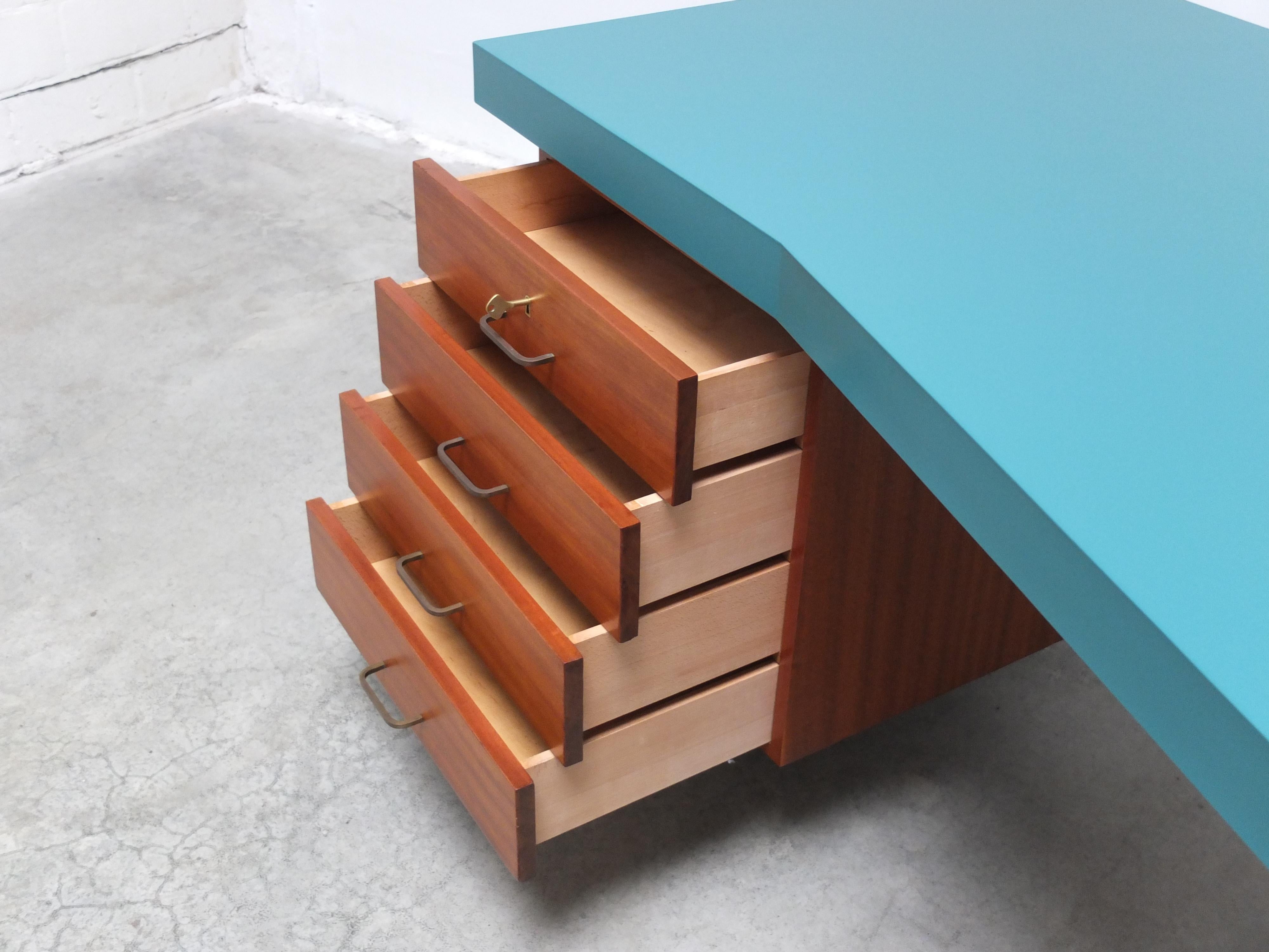 Rare 'Boomerang' Desk by Jos De Mey for Van Den Berghe-Pauvers, 1960s For Sale 3