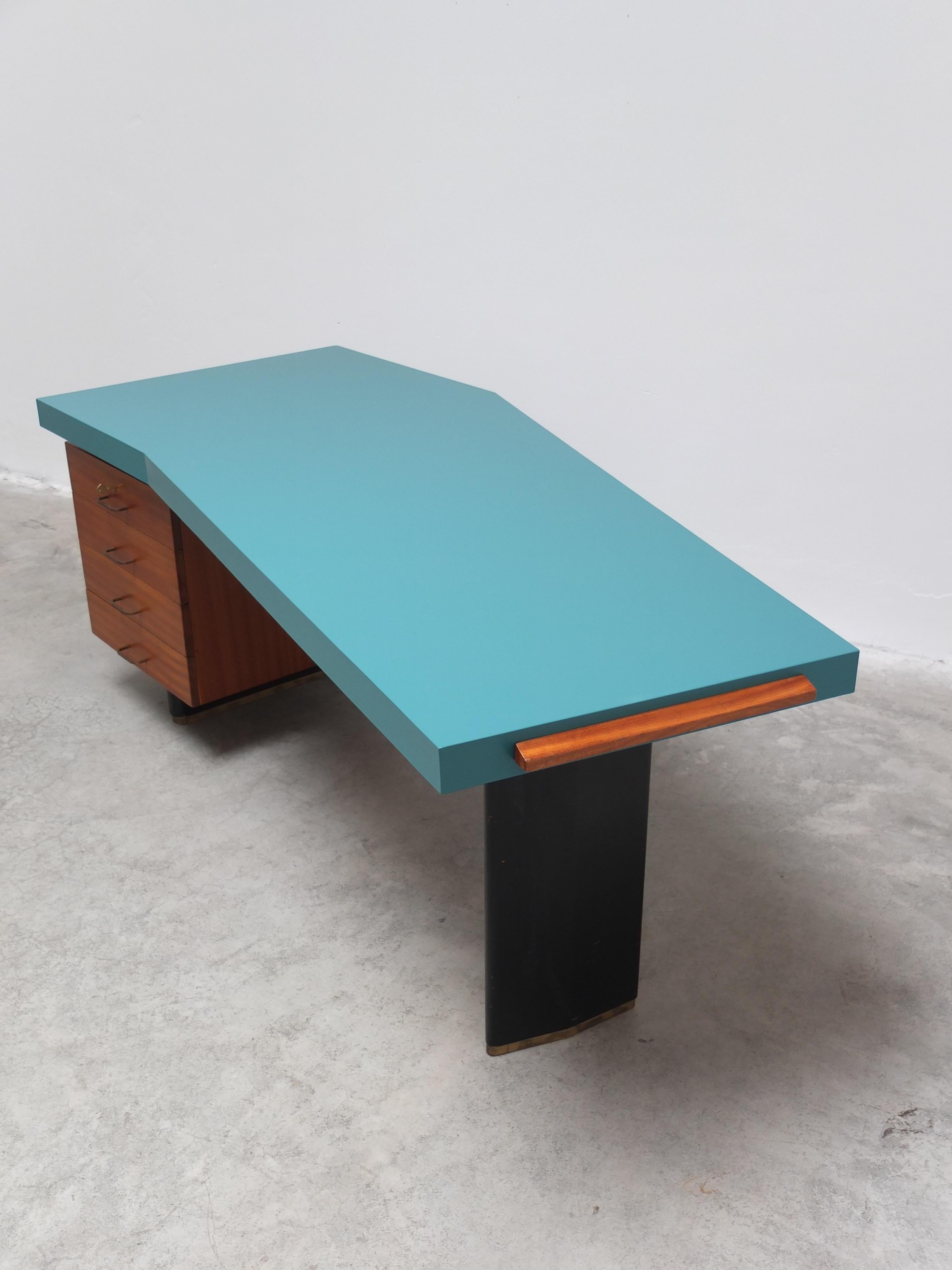 Rare 'Boomerang' Desk by Jos De Mey for Van Den Berghe-Pauvers, 1960s For Sale 5