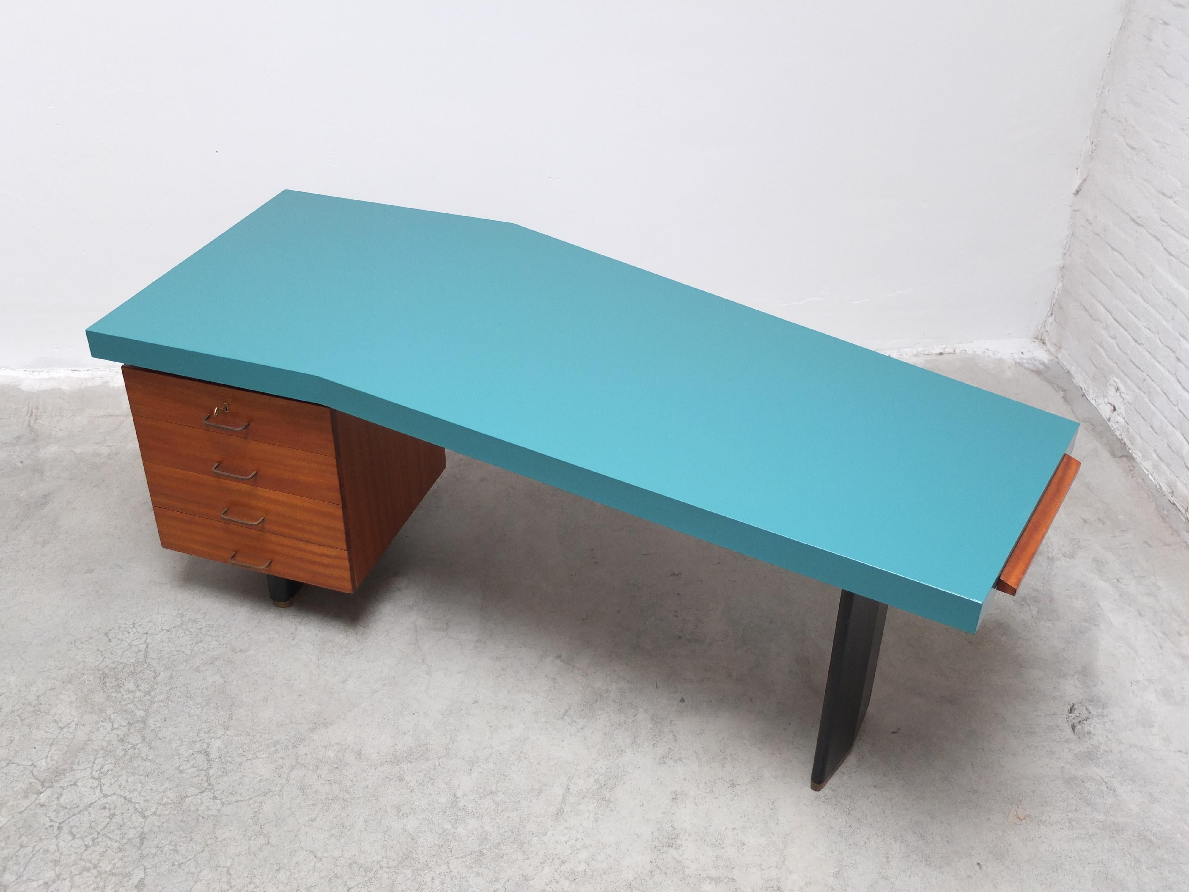 20th Century Rare 'Boomerang' Desk by Jos De Mey for Van Den Berghe-Pauvers, 1960s For Sale