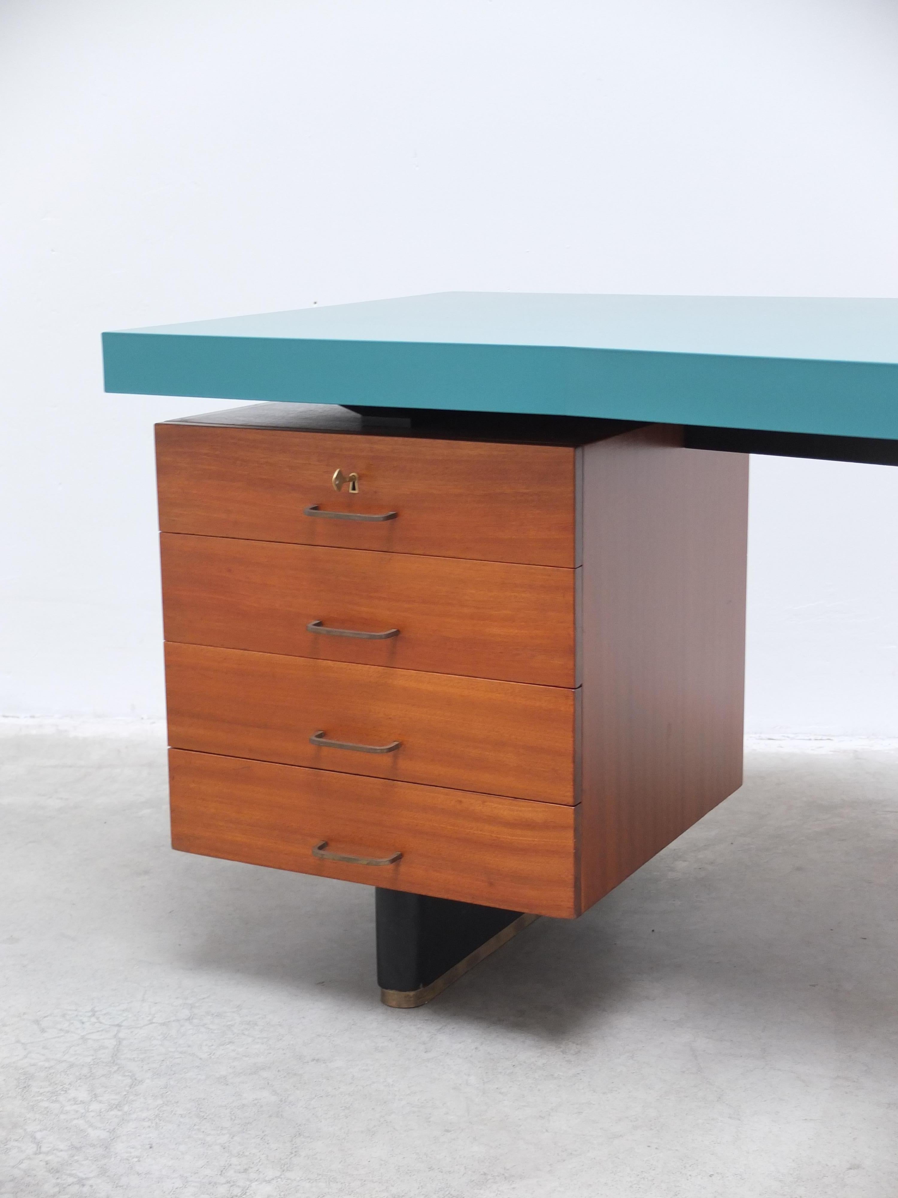 Rare 'Boomerang' Desk by Jos De Mey for Van Den Berghe-Pauvers, 1960s For Sale 2