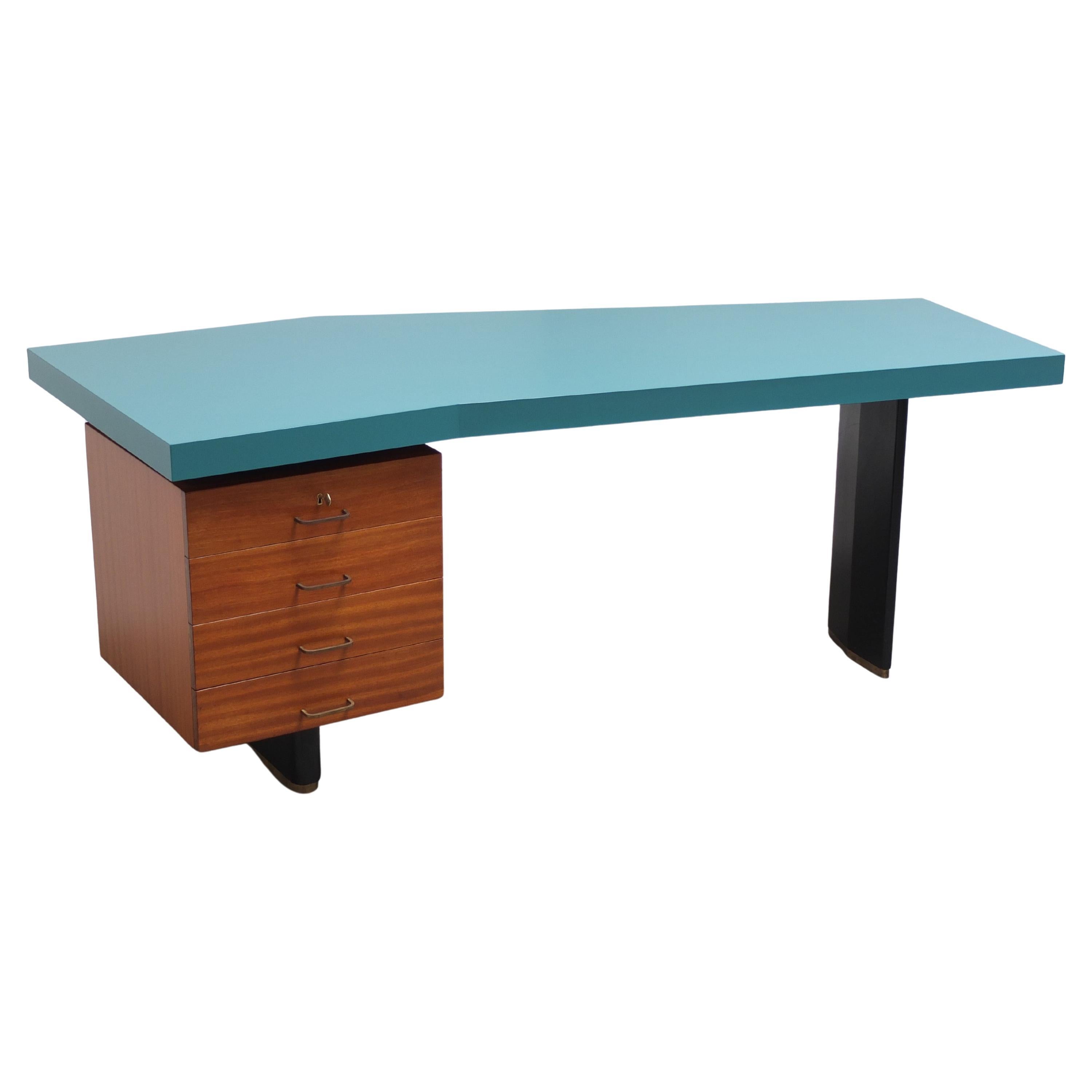 Rare 'Boomerang' Desk by Jos De Mey for Van Den Berghe-Pauvers, 1960s For Sale