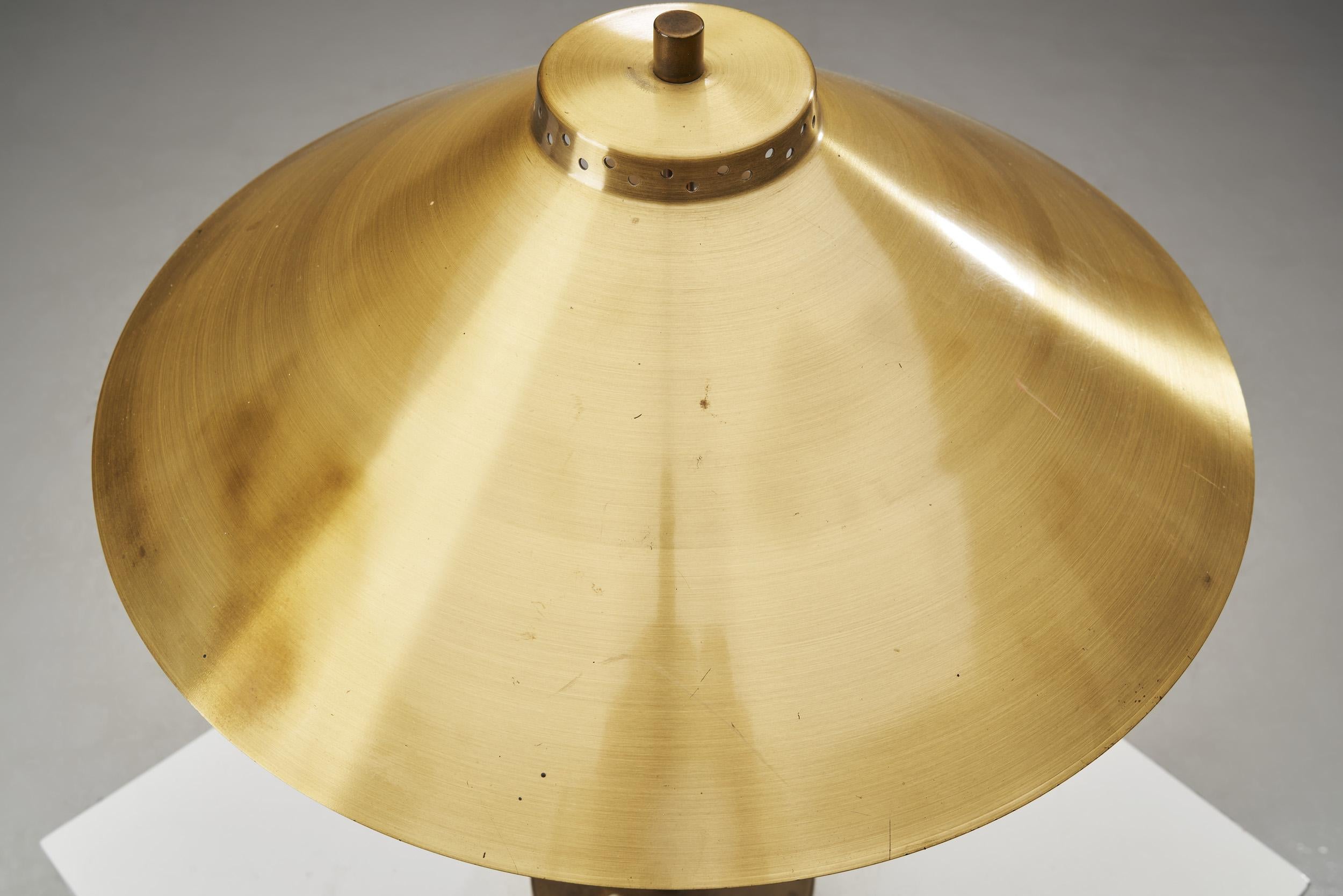 Milieu du XXe siècle Rare lampe de table Boréns Borås Modèle 