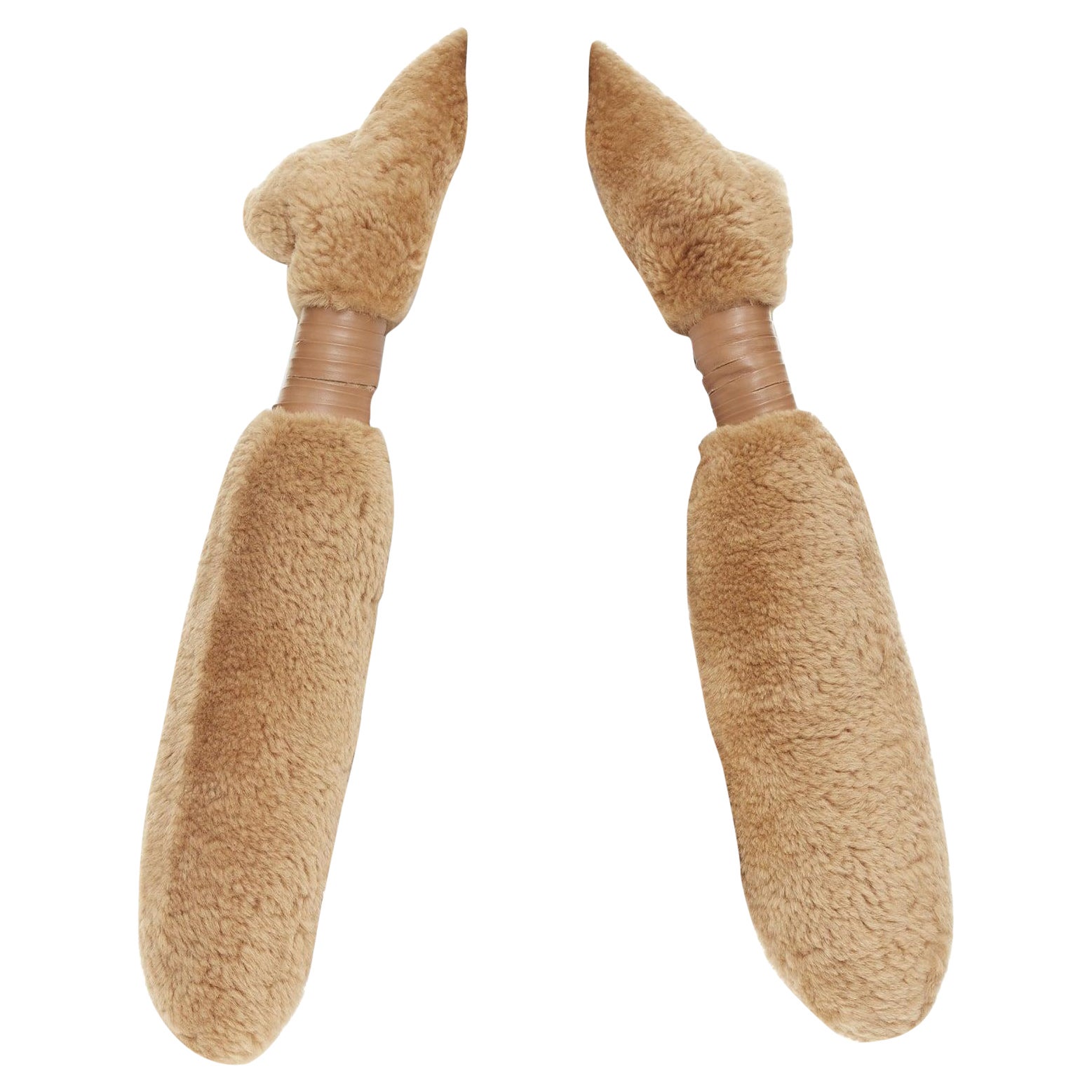 raro Bottega Veneta 2021 Runway sciarpa di shearling avvolgente e statement stole in vendita