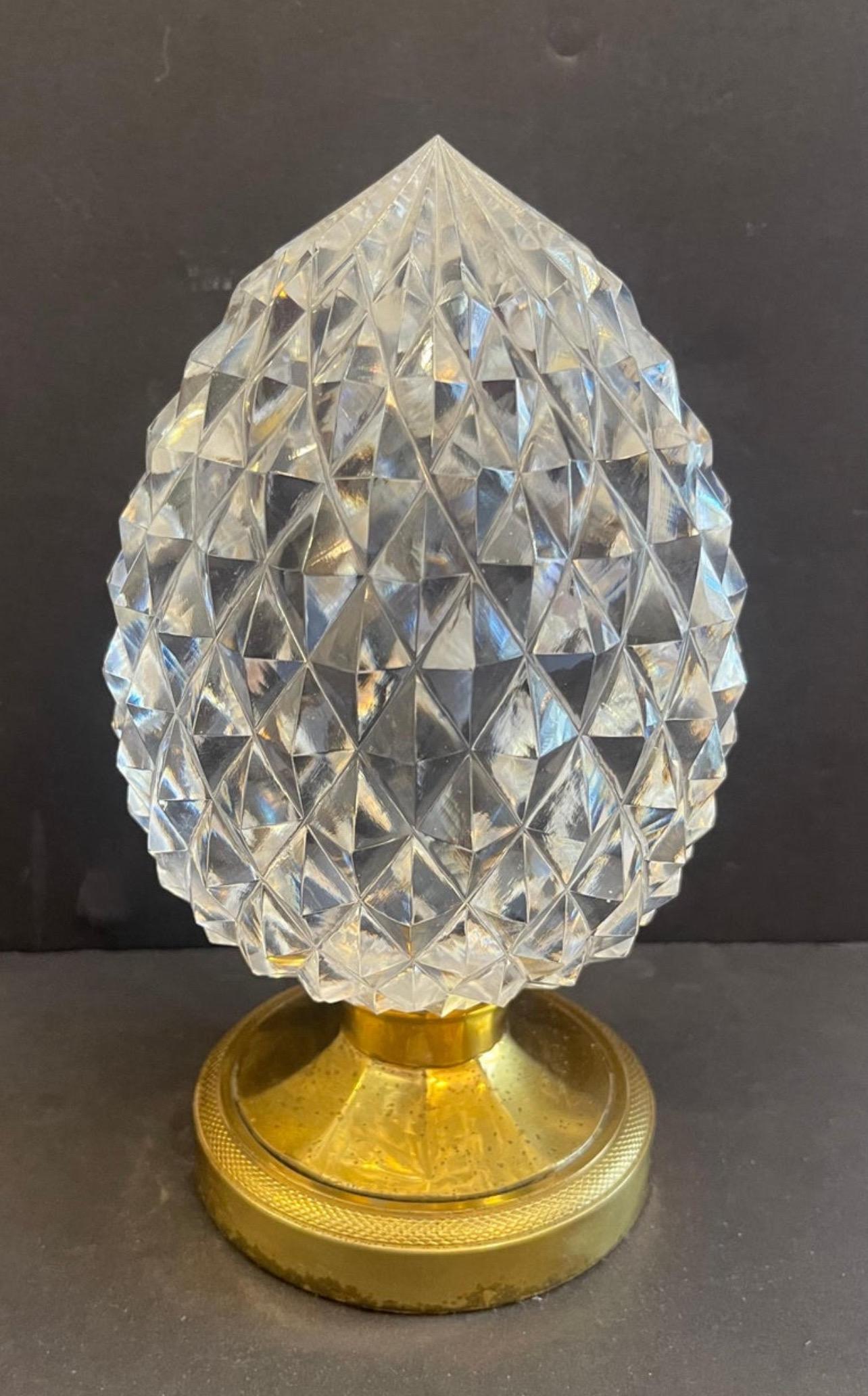 Facetté Rare boule d'Escalier gland de gland à gland en laiton facetté et cristal Newel Post Finial en vente