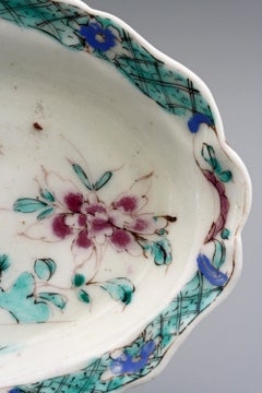 Rare Bow English Famille Rose Pattern Porcelain Dish, 1752-1755