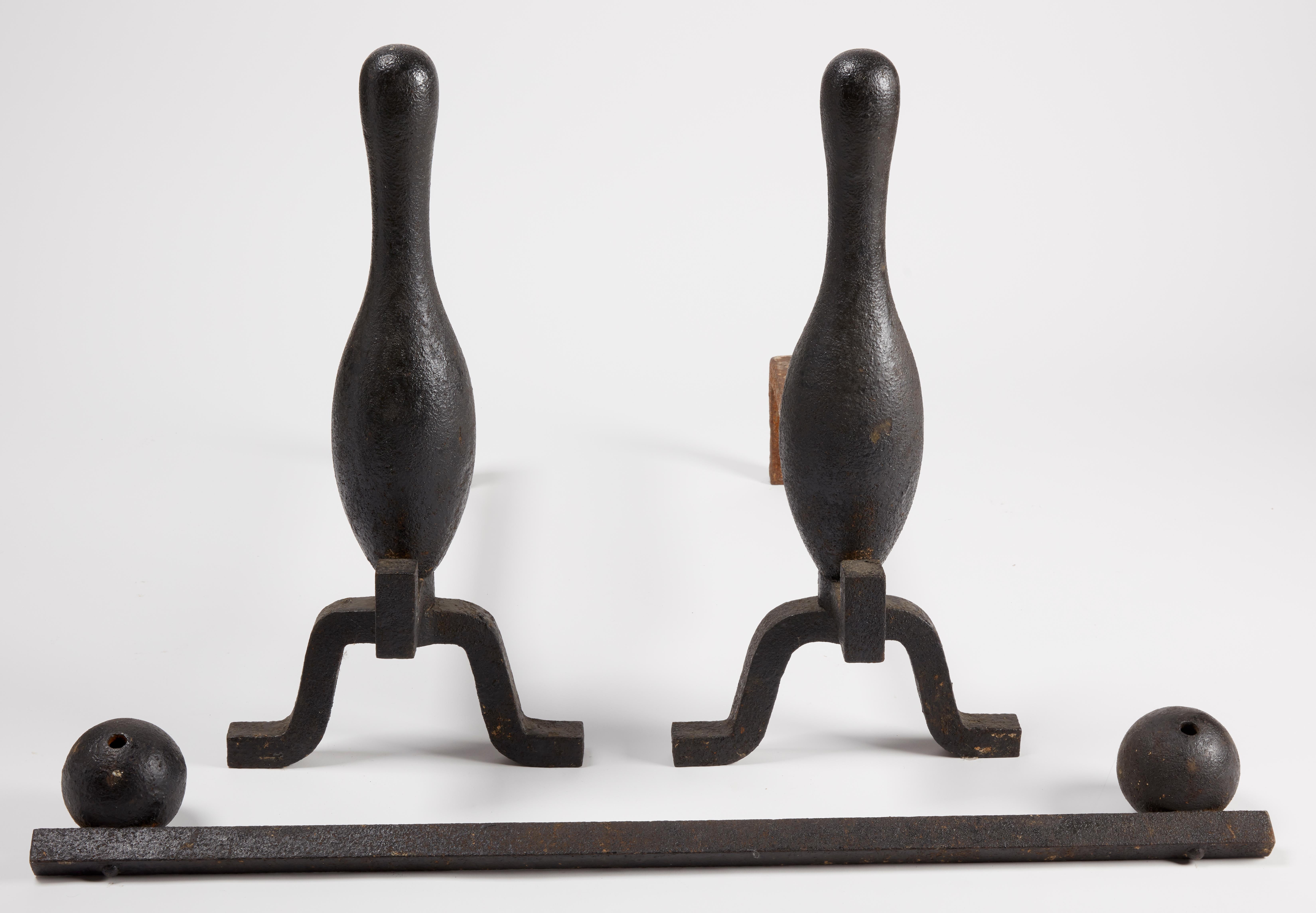 Moulage Rare Bowling Andirons en vente