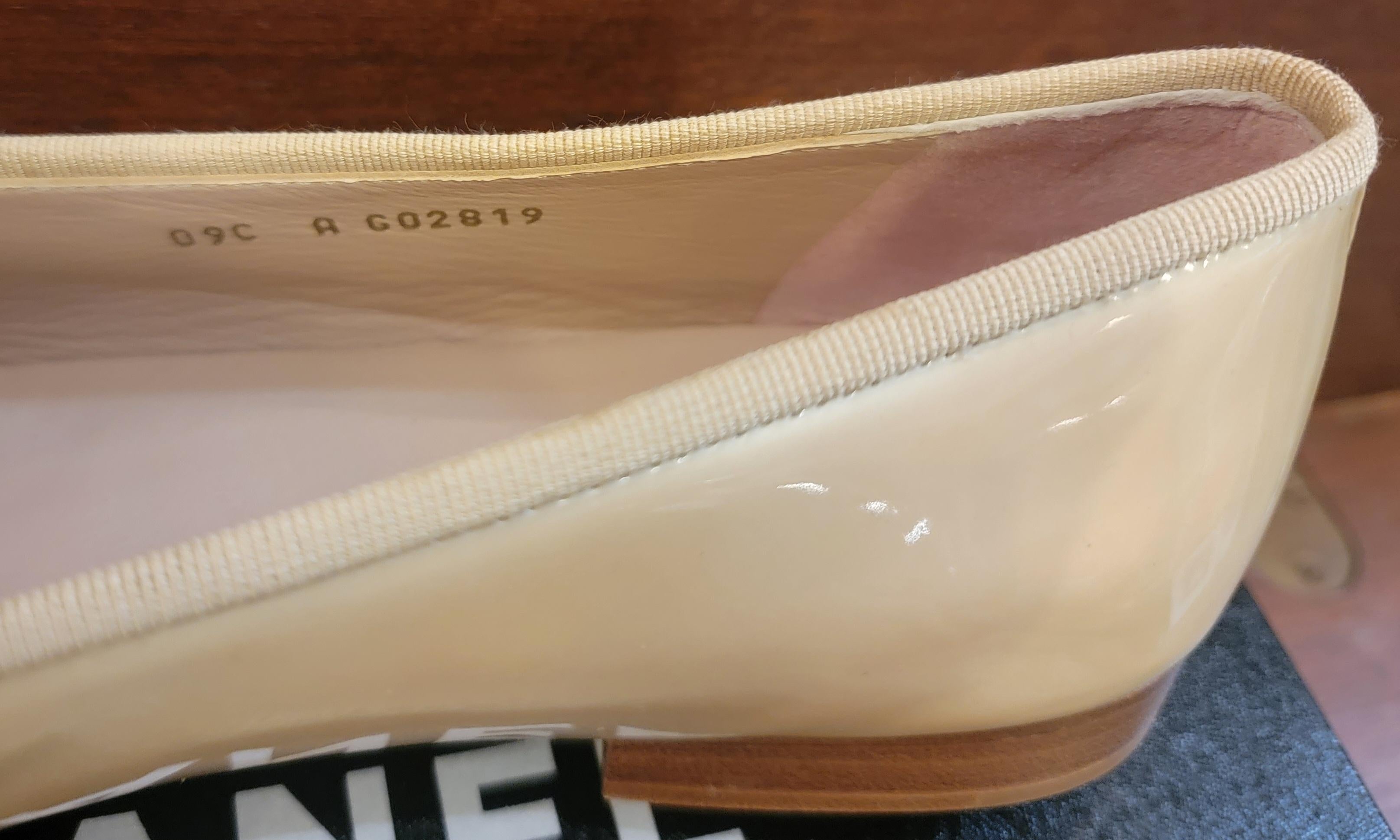 Rare Brand New Chanel Ballerina Size 39 Tan Bow Tie Shoes Neuf - En vente à Pasadena, CA