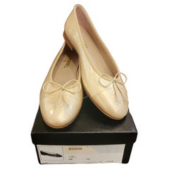 Seltene Brand New Chanel Ballerina Größe 39 Tan Bow Tie Schuhe
