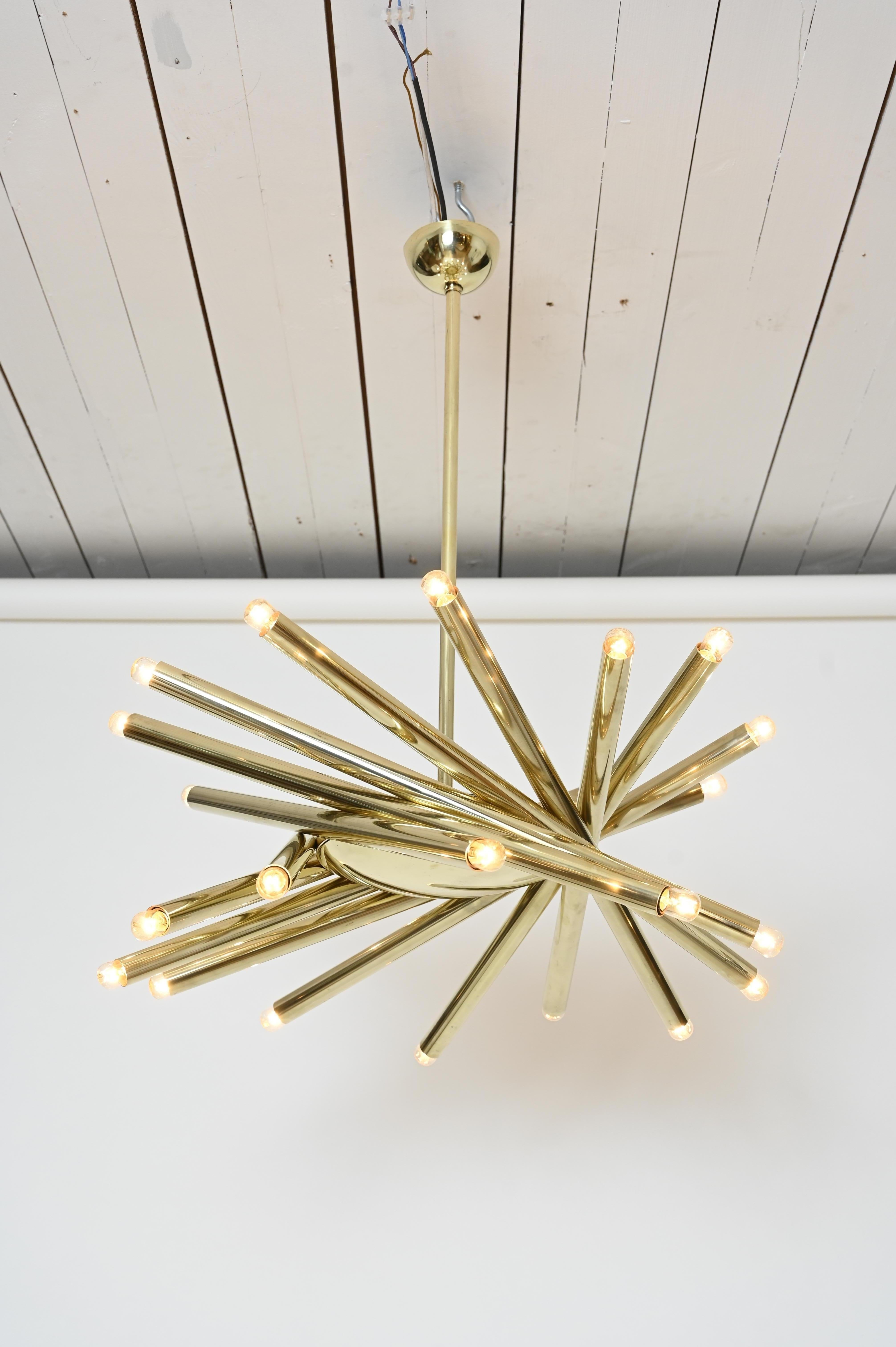 Re polished 1960s Stilnovo chandelier 

A matching chandelier is available with 18 lights

Re wired for Europe and the US.