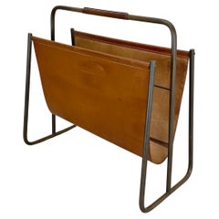 seltenes Modell eines Zeitschriftenhalters aus Messing und braunem Leder von Carl Auböck, Österreich 1950er Jahre