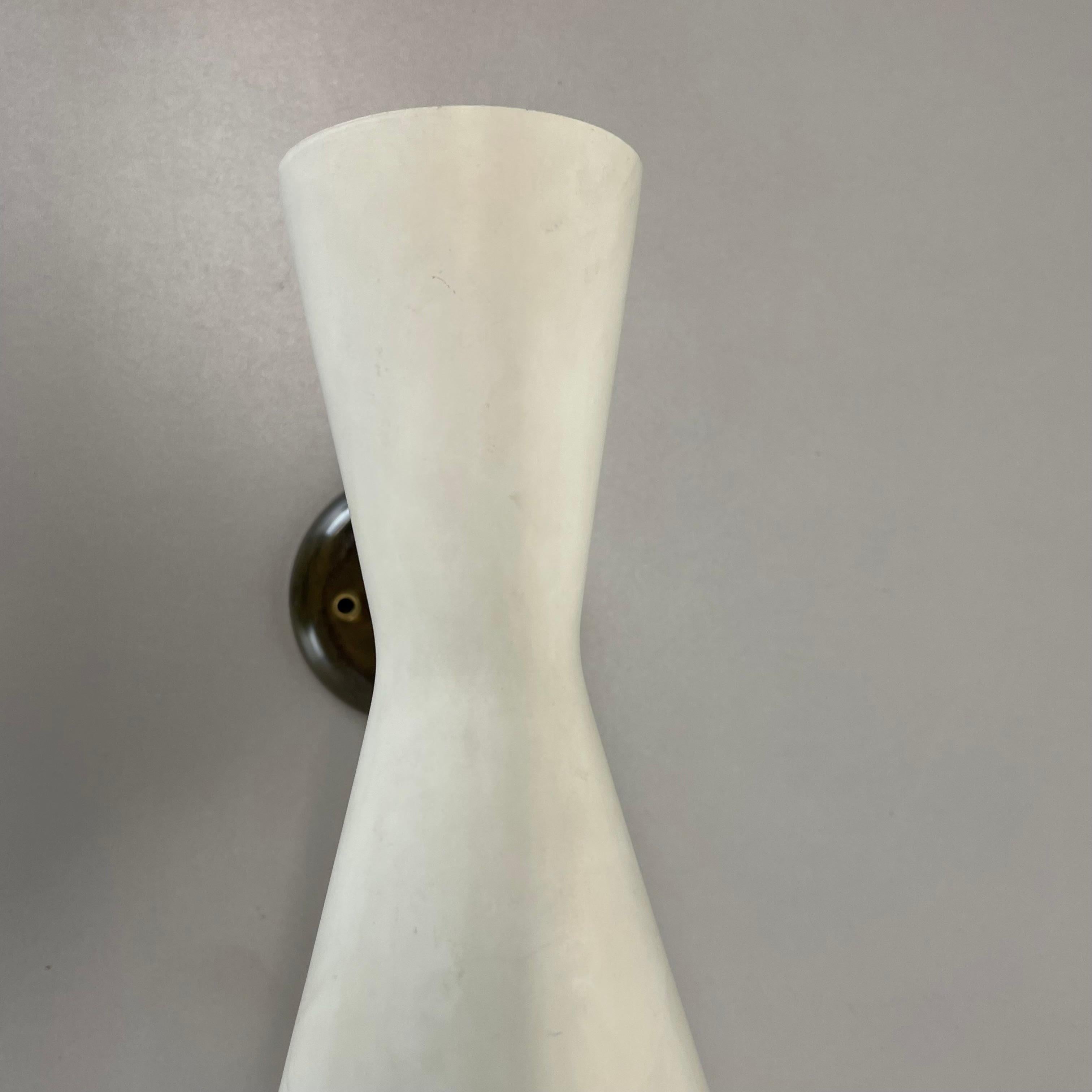 rare Brass and metal DIABOLO Stilnovo Style Theatre Wall Light, Italy 1950s In Good Condition For Sale In Kirchlengern, DE