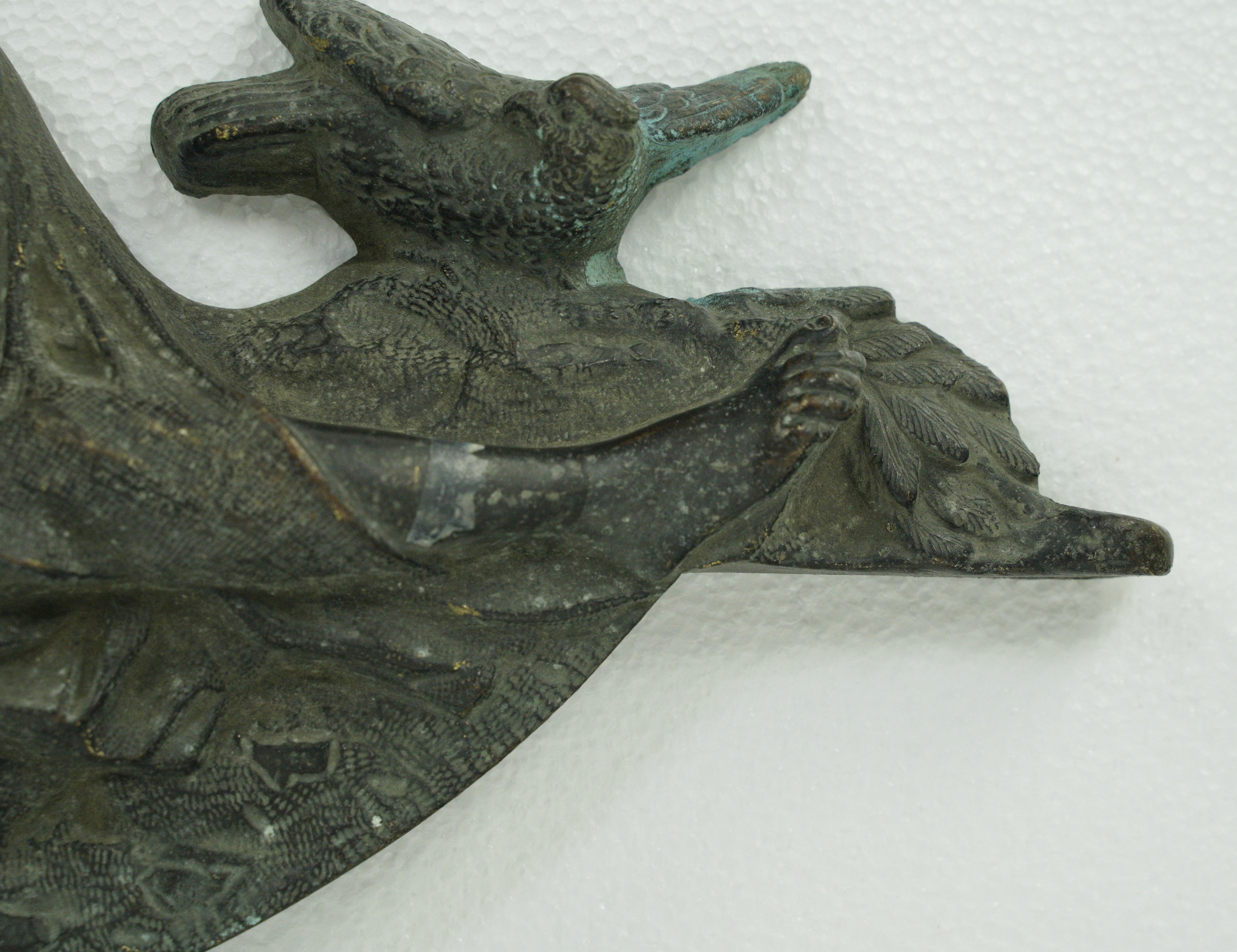 Rara applique in ottone della dea dell'abbondanza Abundanita in vendita 2