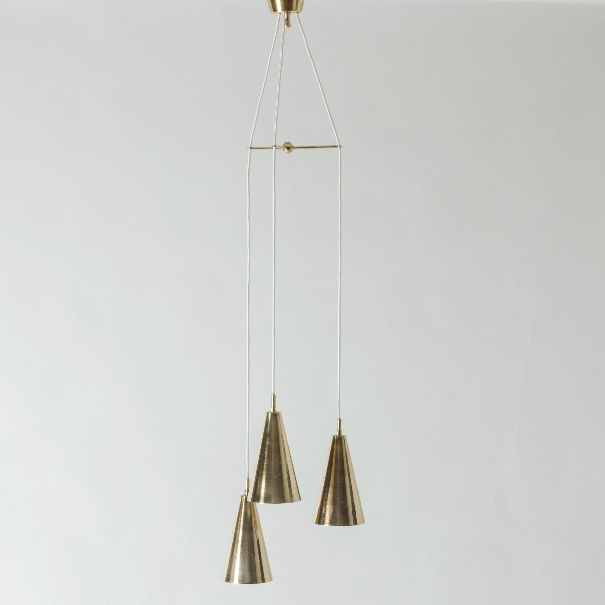 Scandinavo moderno Rara lampada da soffitto in ottone di Hans-Agne Jakobson. Svezia, anni '50. in vendita