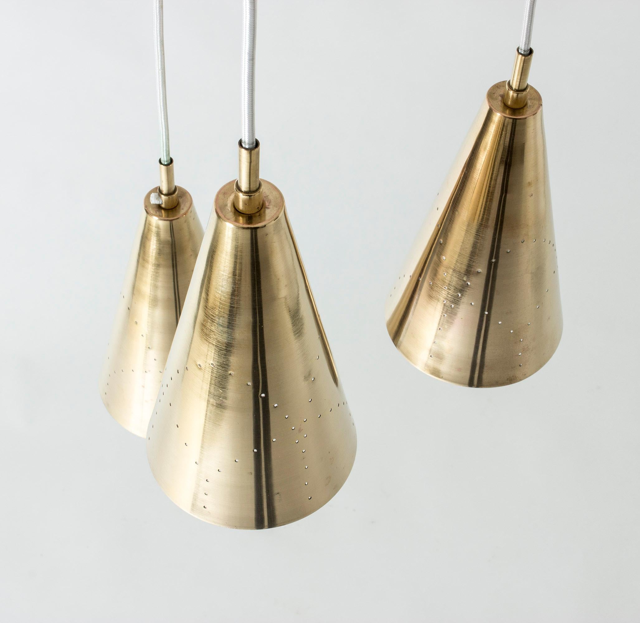 Metà XX secolo Rara lampada da soffitto in ottone di Hans-Agne Jakobson. Svezia, anni '50. in vendita