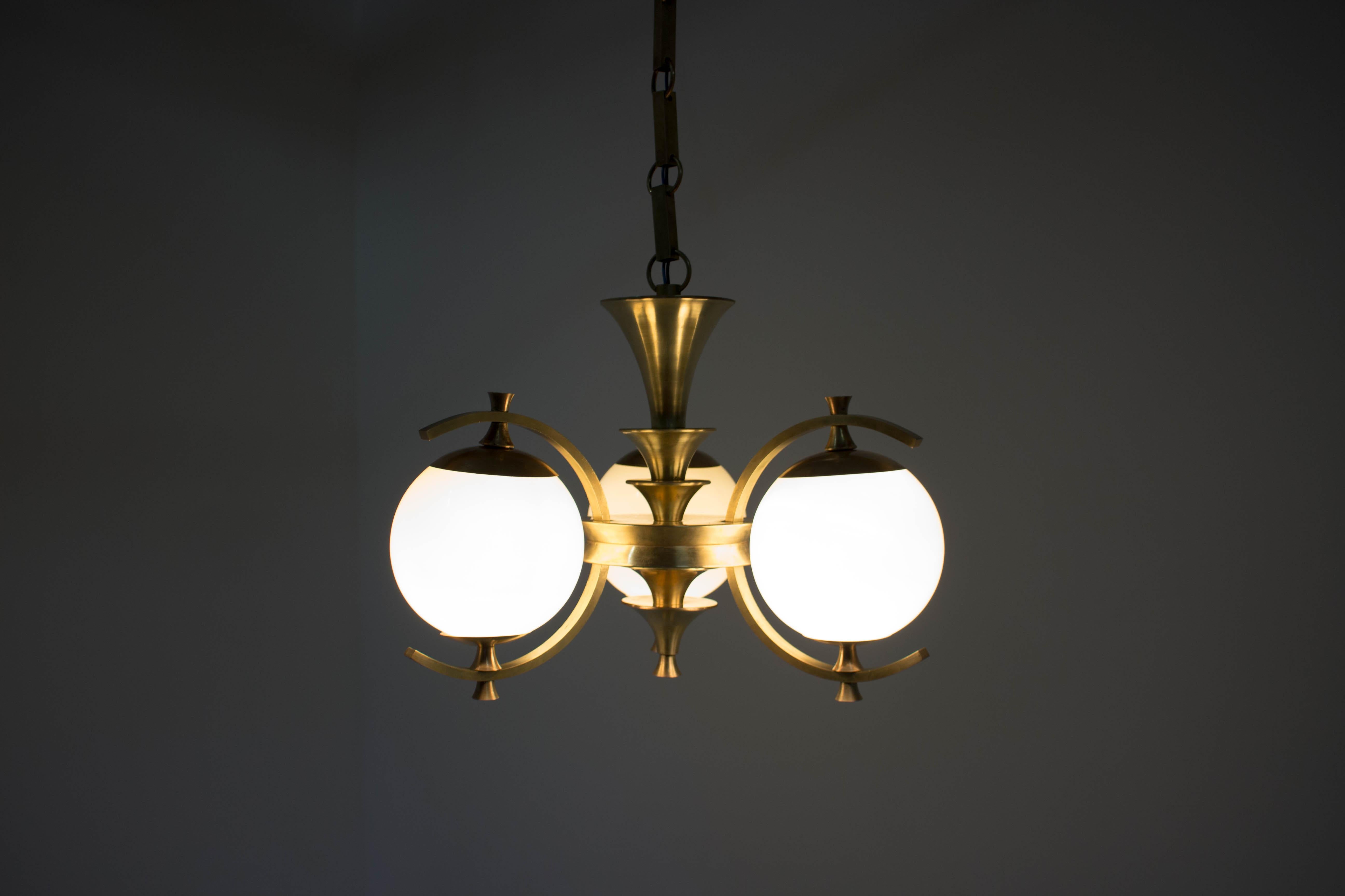 Rare Brass Chandelier in Rondocubistic Style, 1920s In Good Condition In Praha, CZ