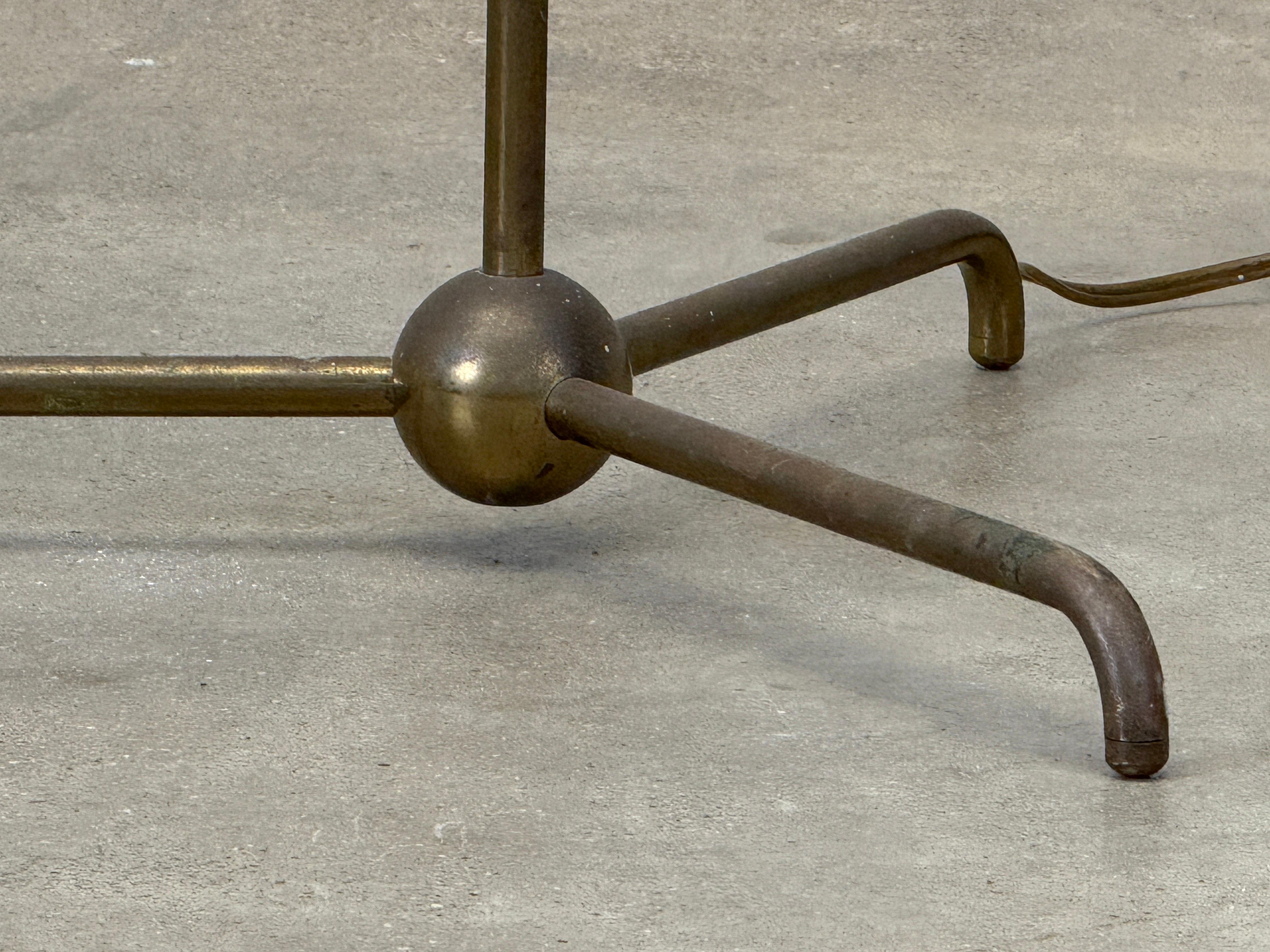 Rare Brass Floor Lamp by T.H. Robsjohn-Gibbings In Good Condition For Sale In Dallas, TX