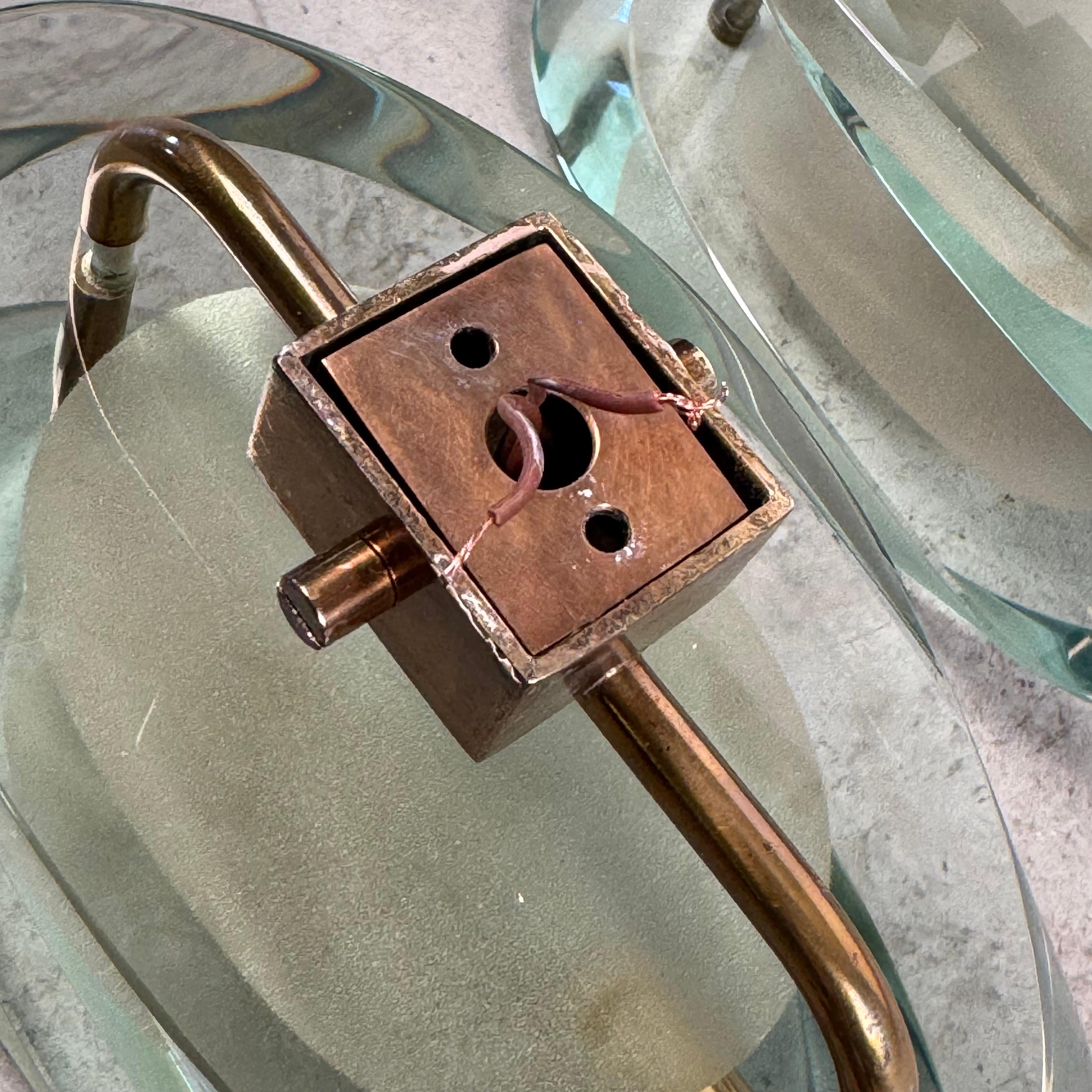 Rara versión de latón Modelo 2093 Apliques de Max Ingrand para Fontana Arte, años 60 en venta 12