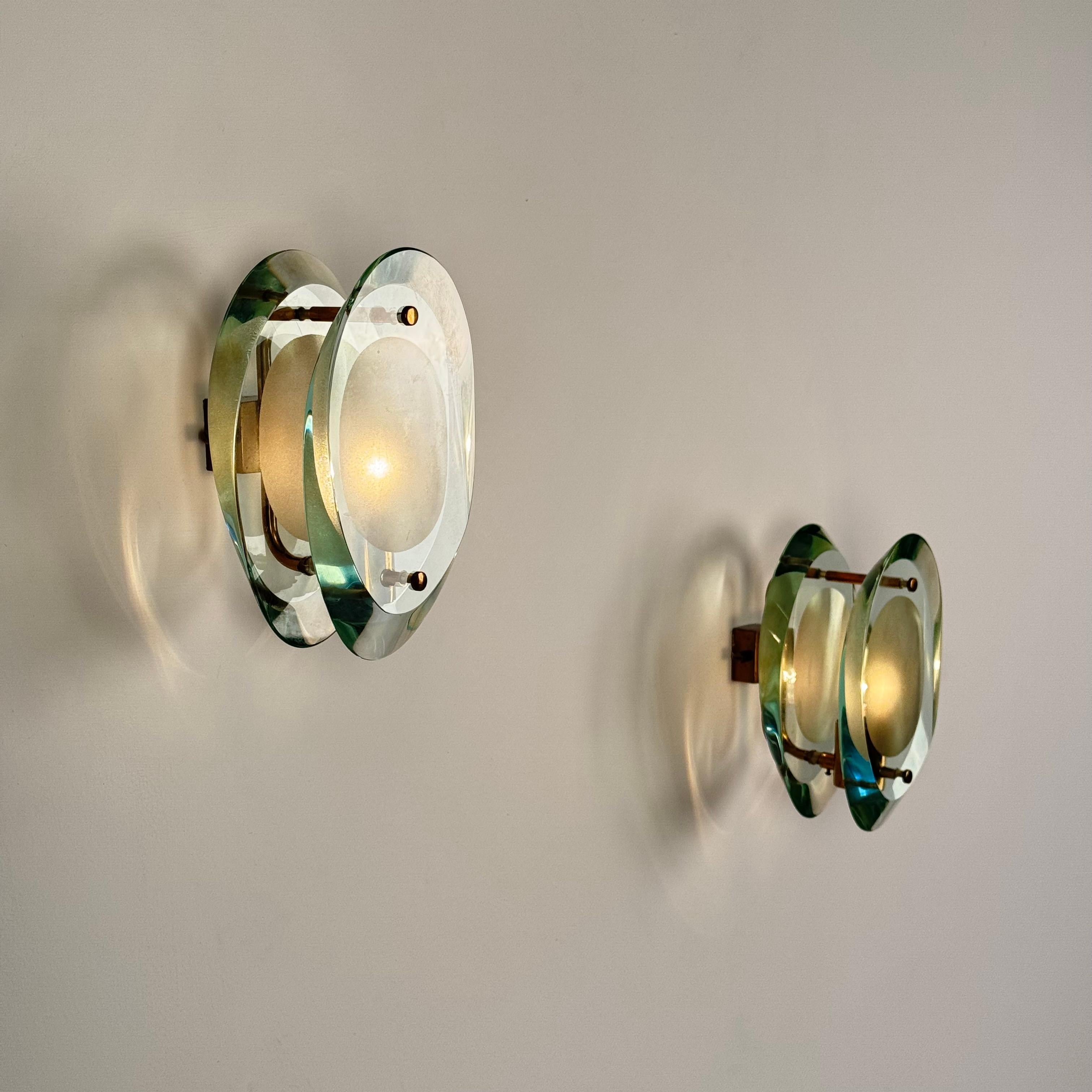 Rara versión de latón Modelo 2093 Apliques de Max Ingrand para Fontana Arte, años 60 Latón en venta