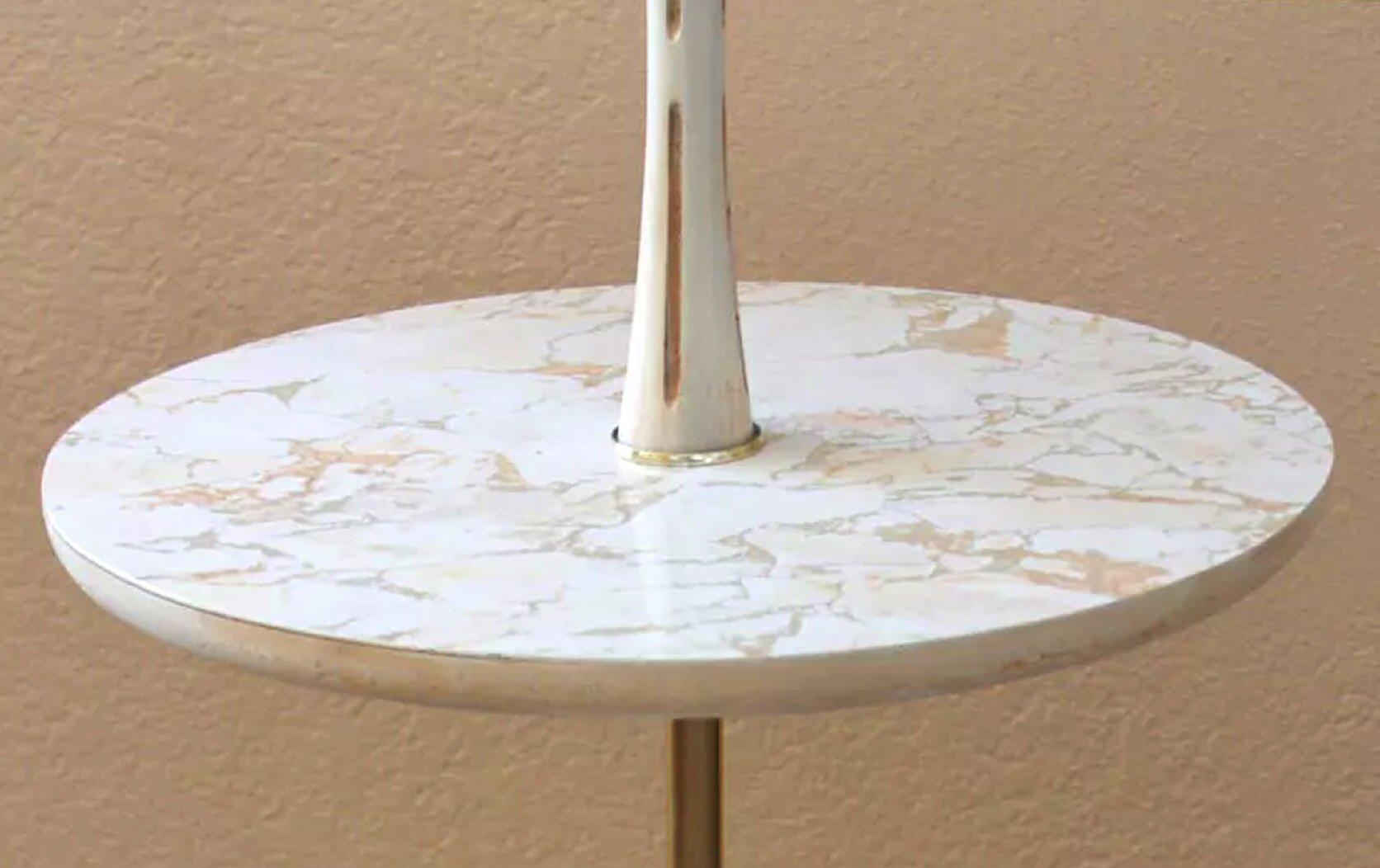 Américain Rare lampadaire de table en bois blanc d'après Gerald Thurston Lightolier en vente