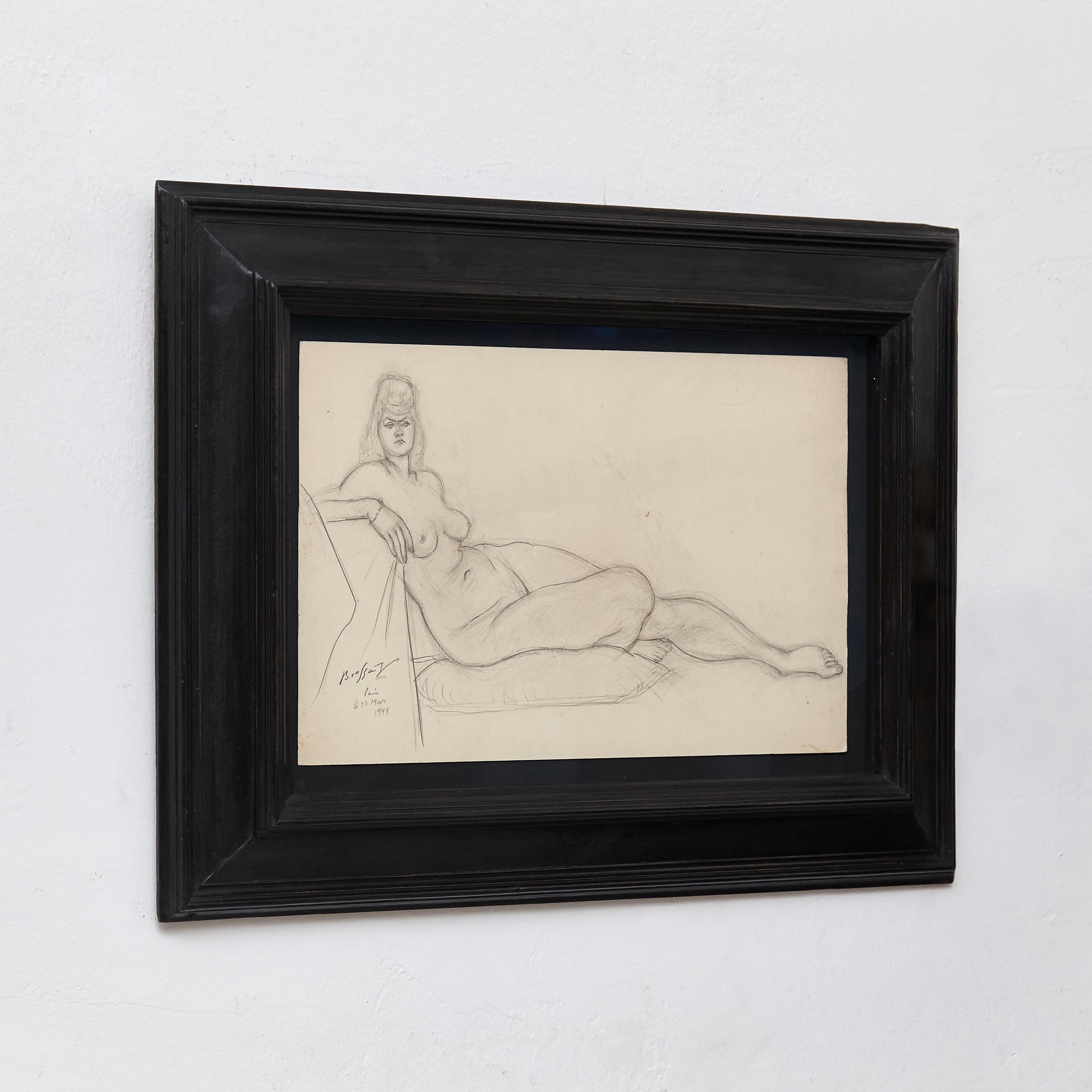 Signed drawing in pencil by Brassaï, 1944.

Framed on an antique frame with museum glass.

Brassaï pseudonym of Gyula Halász; (9 September 1899-8 July 1984) was a Hungarian, French photographer, sculptor, medalist, writer, and filmmaker who rose