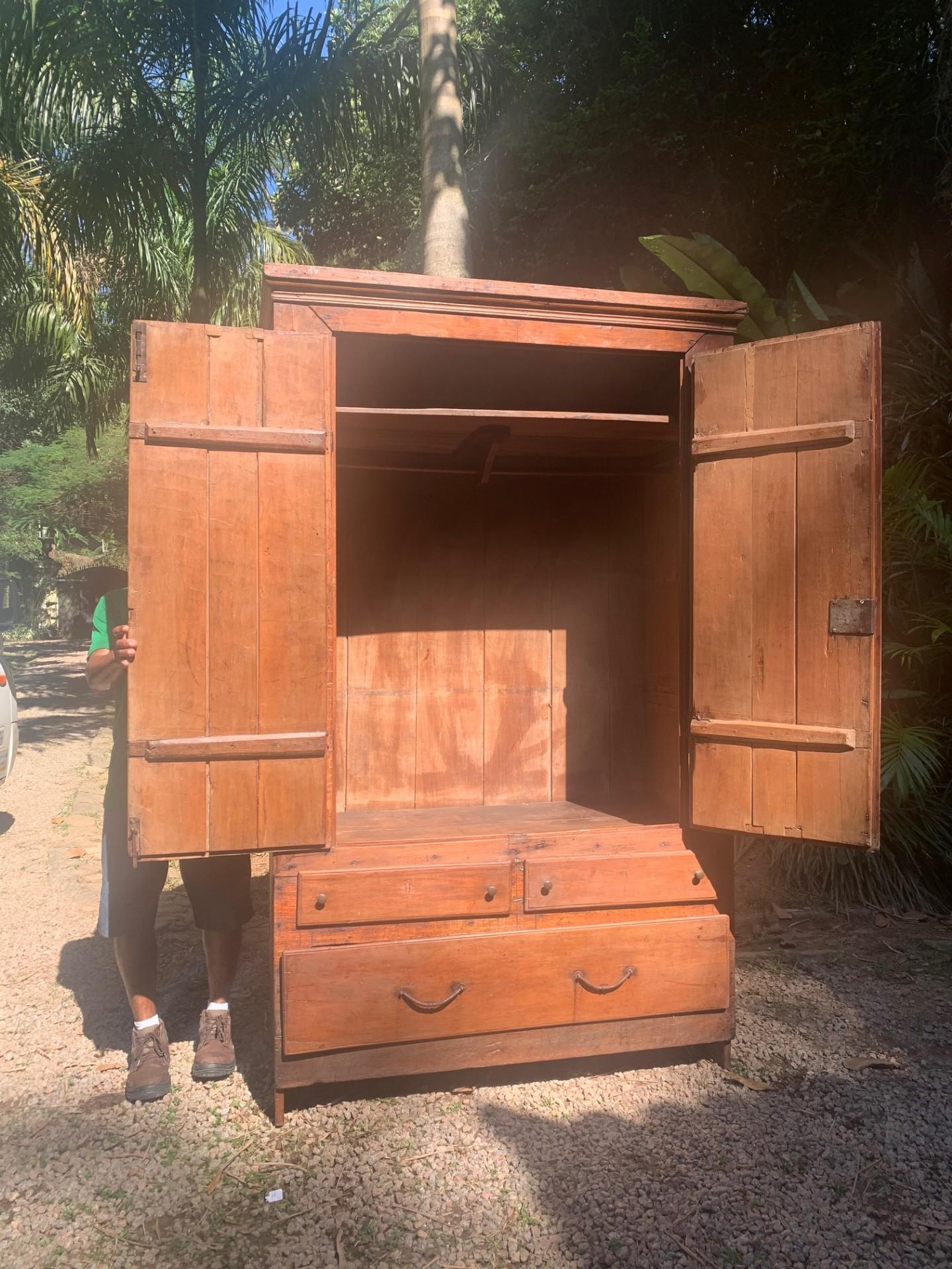 Rare Brazil Colonial 18th Century Armoire / Wardrobe For Sale 4