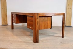 Seltener brasilianischer Escriba Directors Schreibtisch aus Rosenholz von Tora Brazil, 1970er Jahre