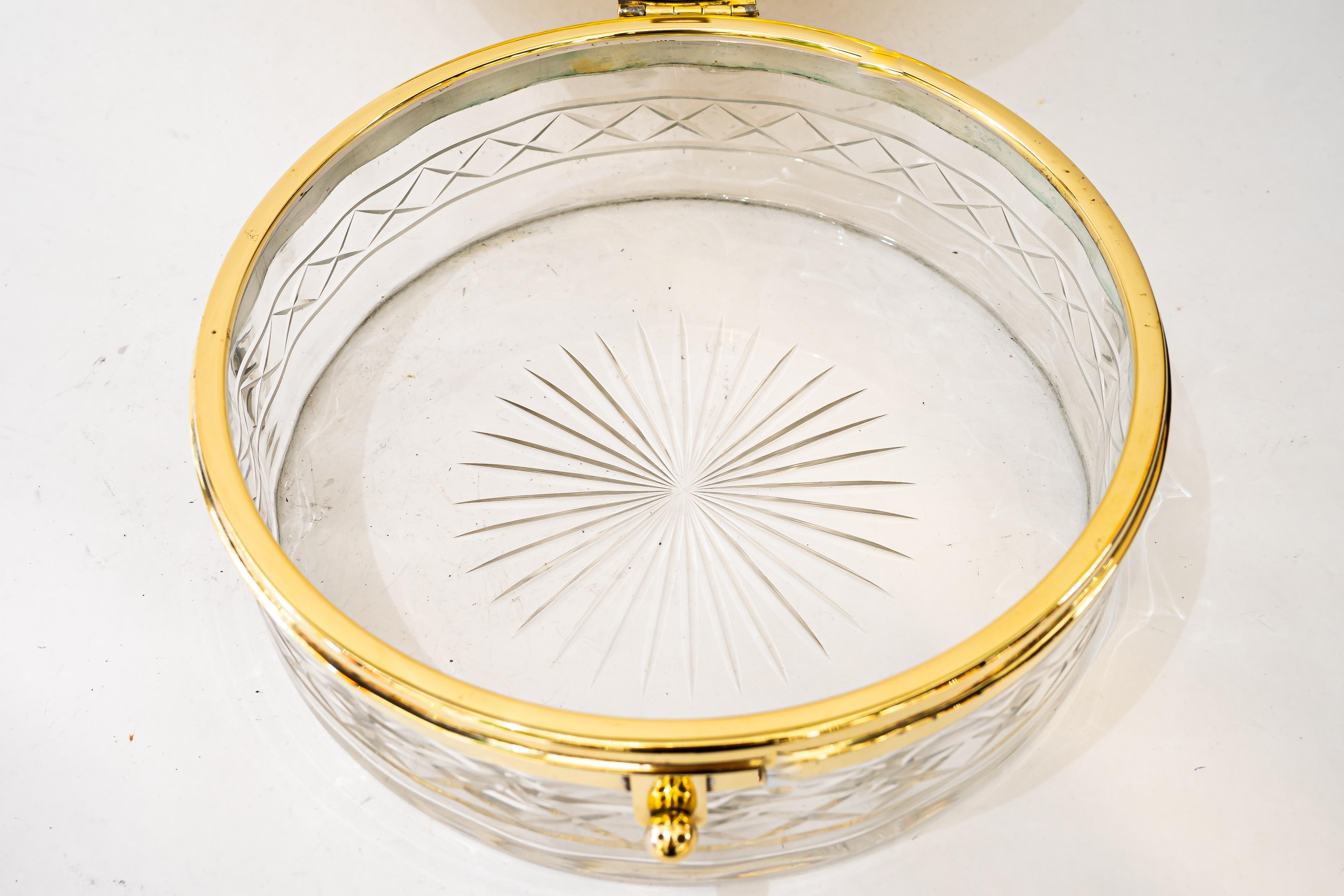 Rara Panera con cristal tallado Viena Alrededor, años 20 en venta 1