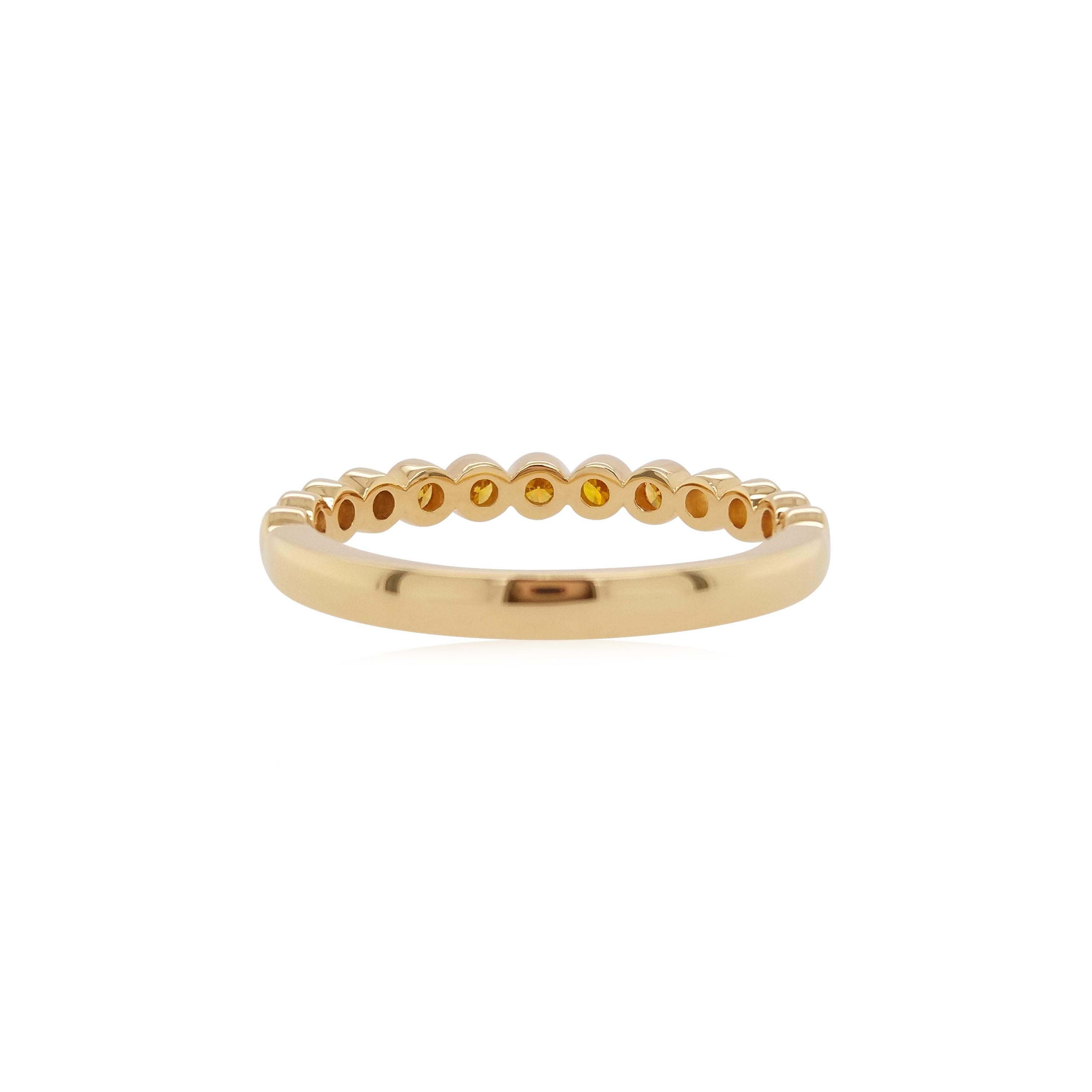 Contemporain Rare bague à anneau en or 18 carats ornée de diamants jaunes de taille Brilliante en vente