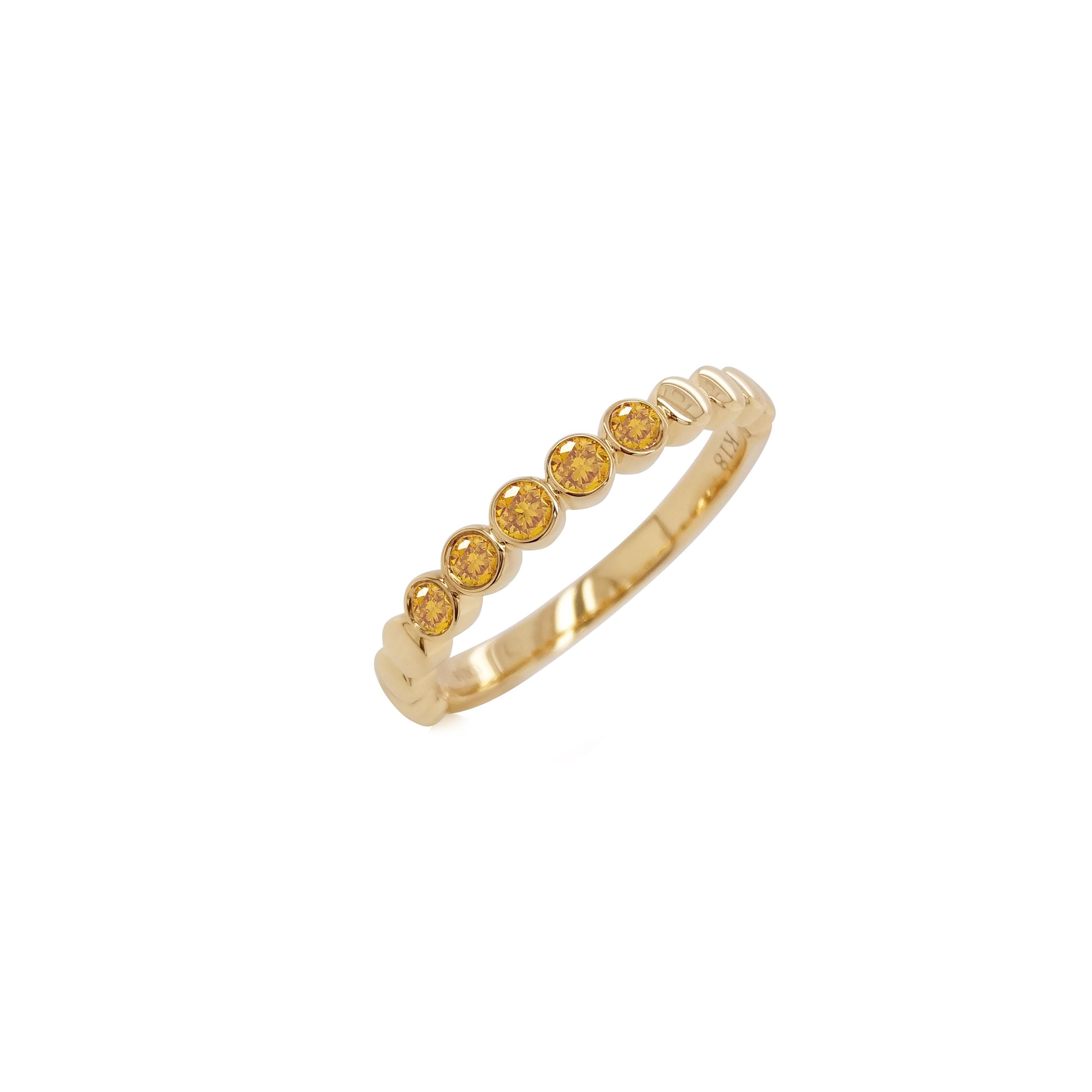 Taille ronde Rare bague à anneau en or 18 carats ornée de diamants jaunes de taille Brilliante en vente
