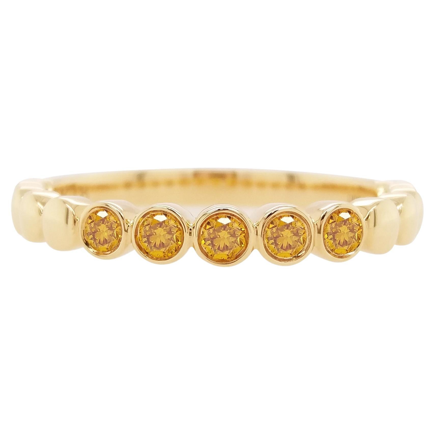Rare bague à anneau en or 18 carats ornée de diamants jaunes de taille Brilliante en vente