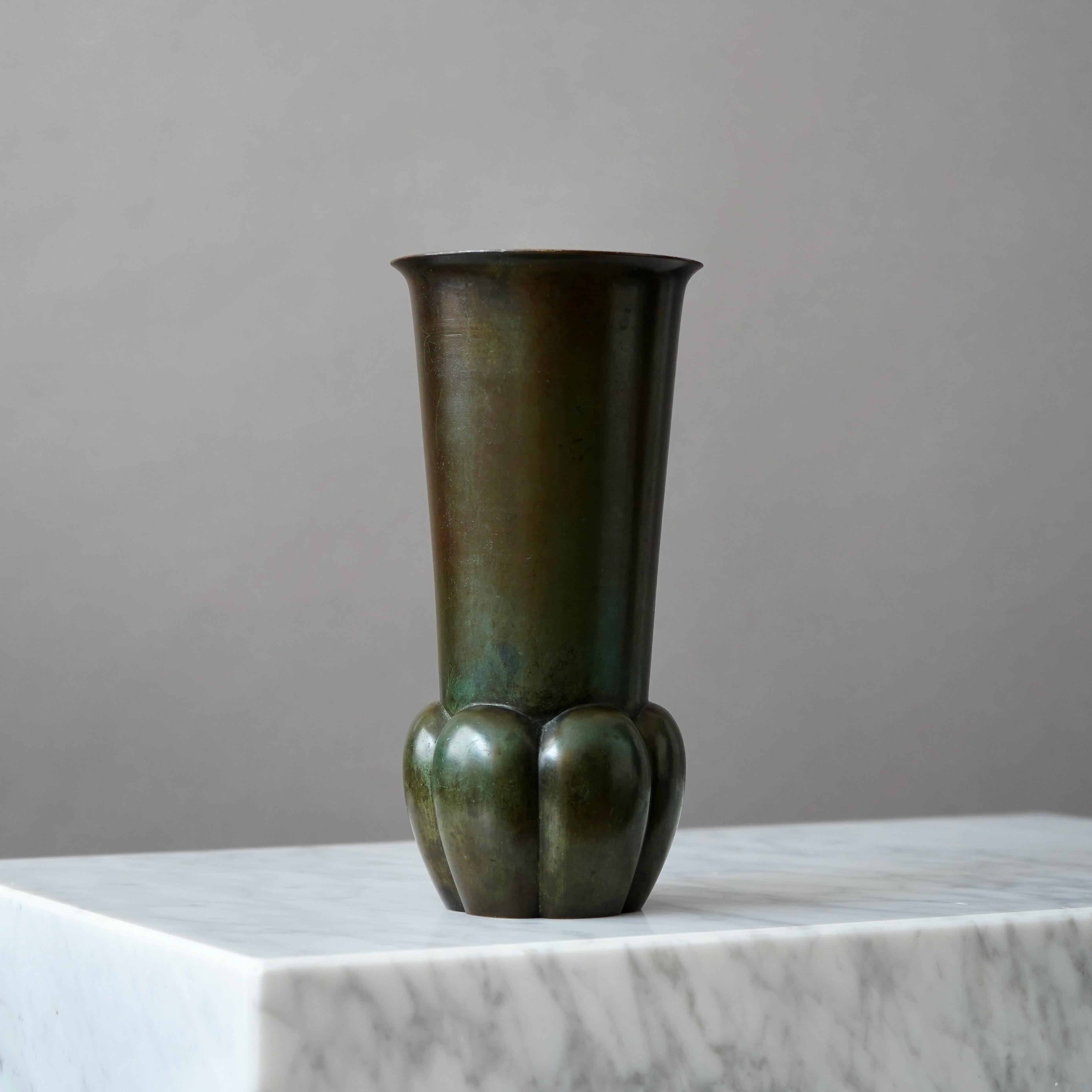 Rare Bronze Art Deco Vase by GAB Guldsmedsaktiebolaget, Sweden, 1930s In Good Condition For Sale In Malmö, SE