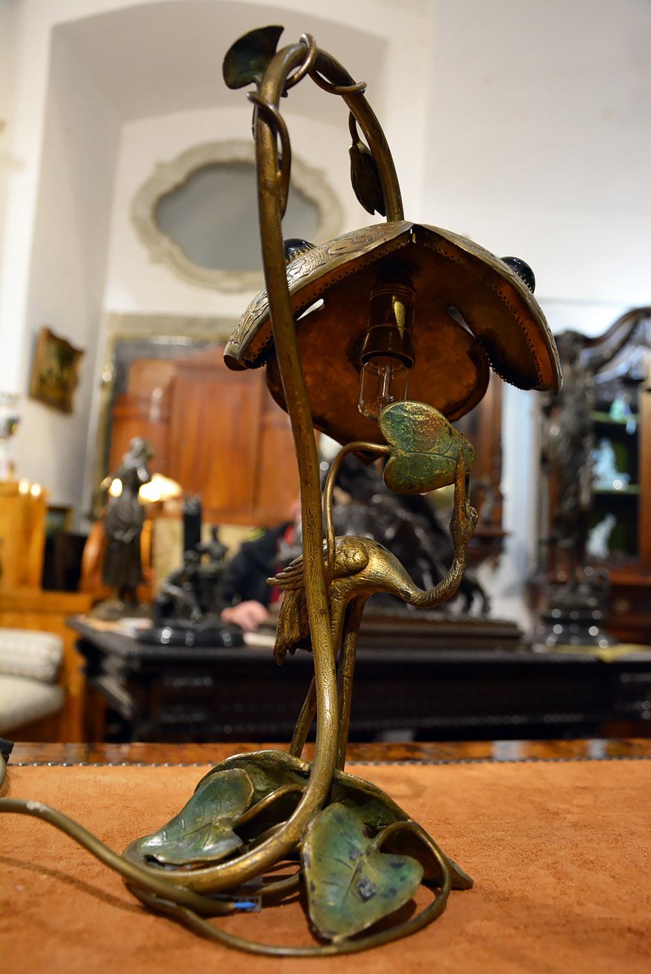 Rare Bronze Figural Art Nouveau Lamp, circa 1900  For Sale 7
