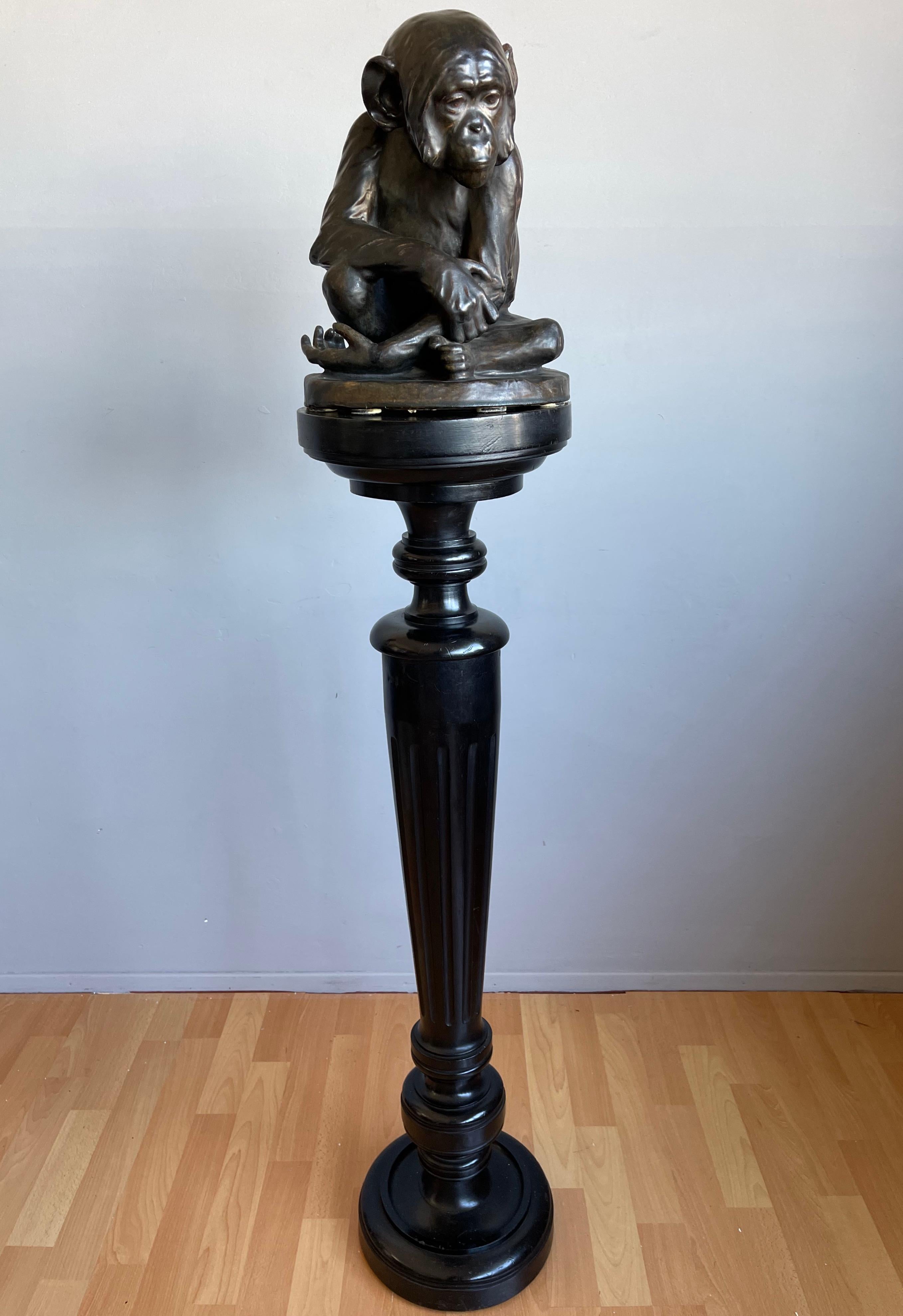 Seltene glasierte Terrakotta-Chimpanzee-Skulptur aus Bronze von Johannes Robert Korn, 1895 (Arts and Crafts) im Angebot