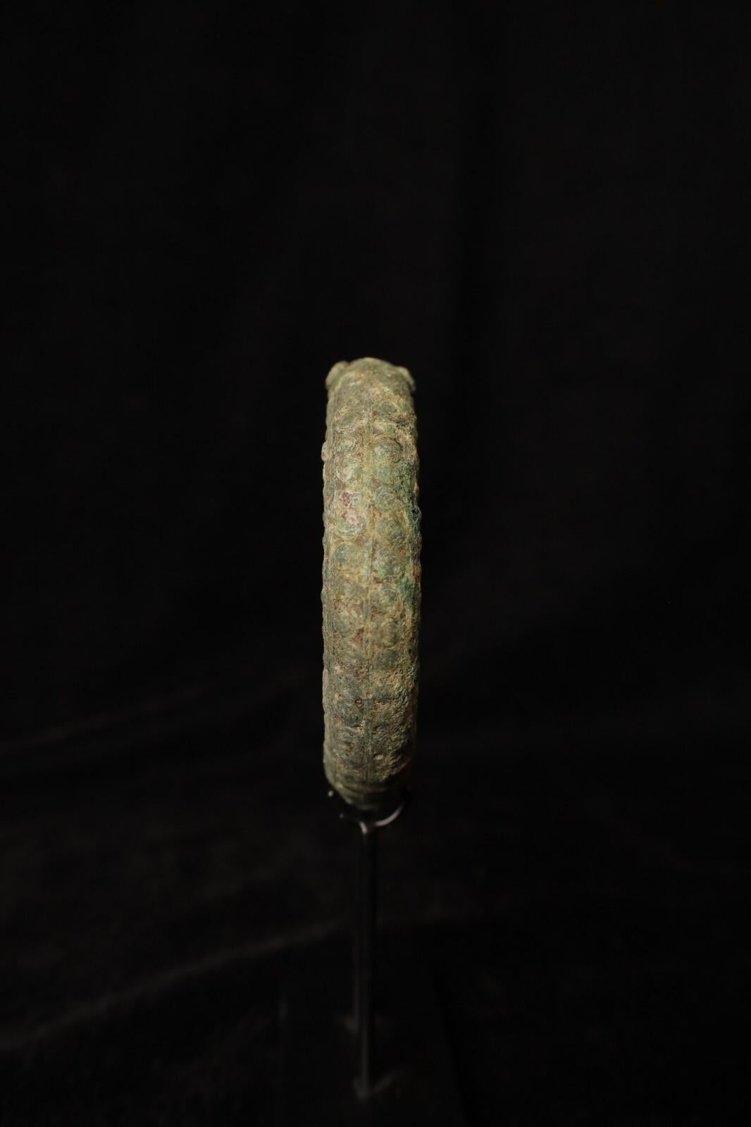 Rare Bronze Serpent Bangle – Thailand, Bronze Age (2000–1500 BCE) In Good Condition For Sale In Fukuoka, JP