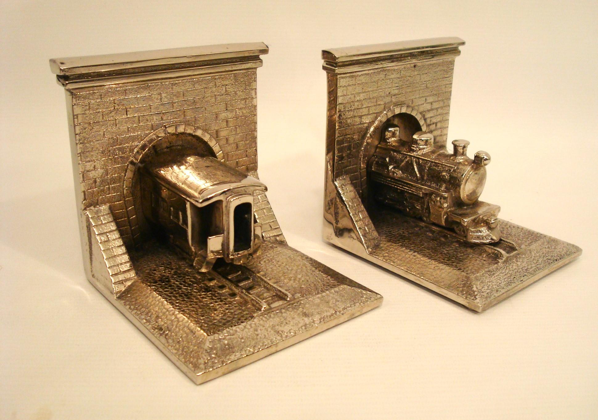Rare Bronze Train Locomotive Bookends 1940´s In Good Condition For Sale In Buenos Aires, Olivos