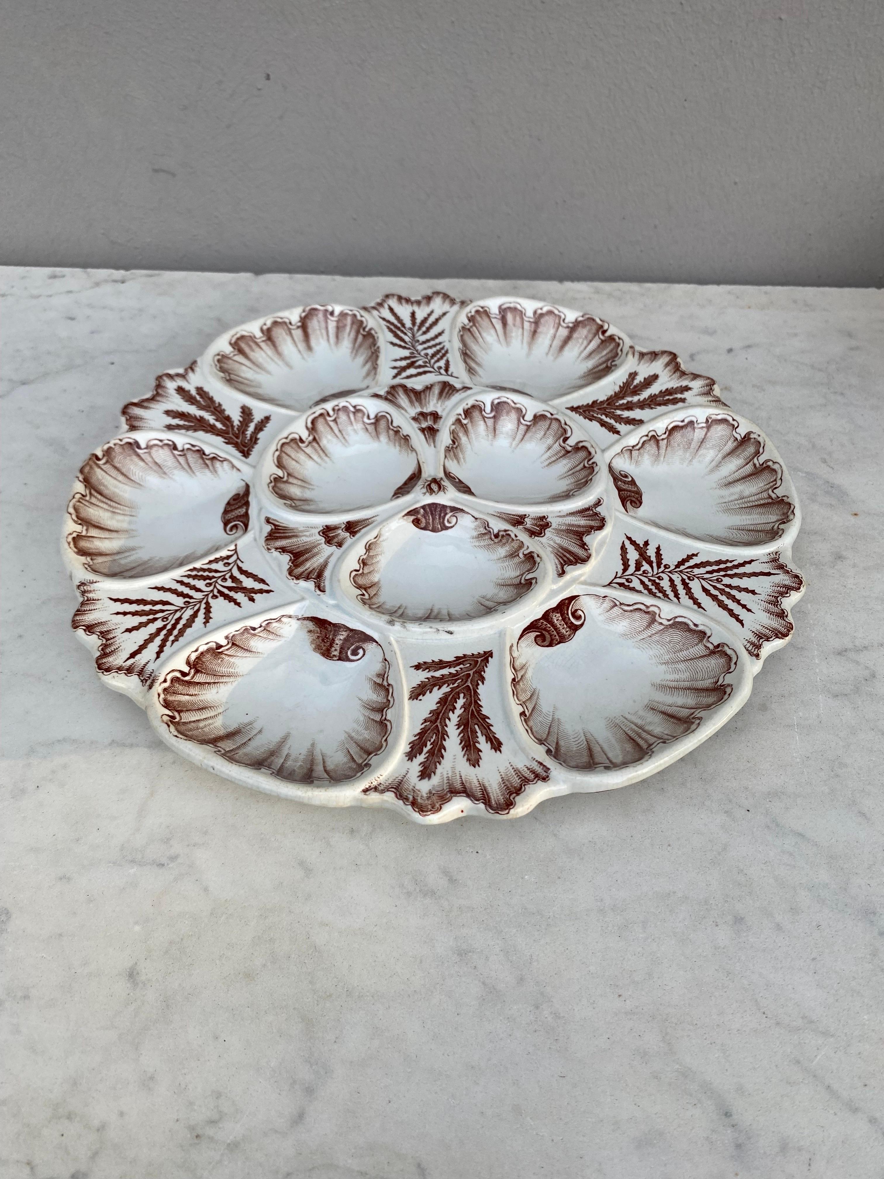 Rare Brown Faience 19th Century Oyster Plate Vieillard Bordeaux In Good Condition For Sale In Austin, TX